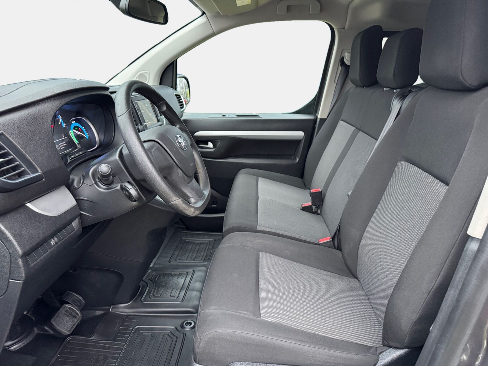 Billede af Toyota Proace Verso Electric Long EL Shuttle To skydedøre 136HK Aut.