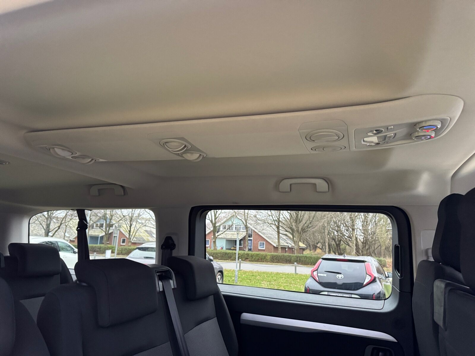 Billede af Toyota Proace Verso Electric Long EL Shuttle To skydedøre 136HK Aut.