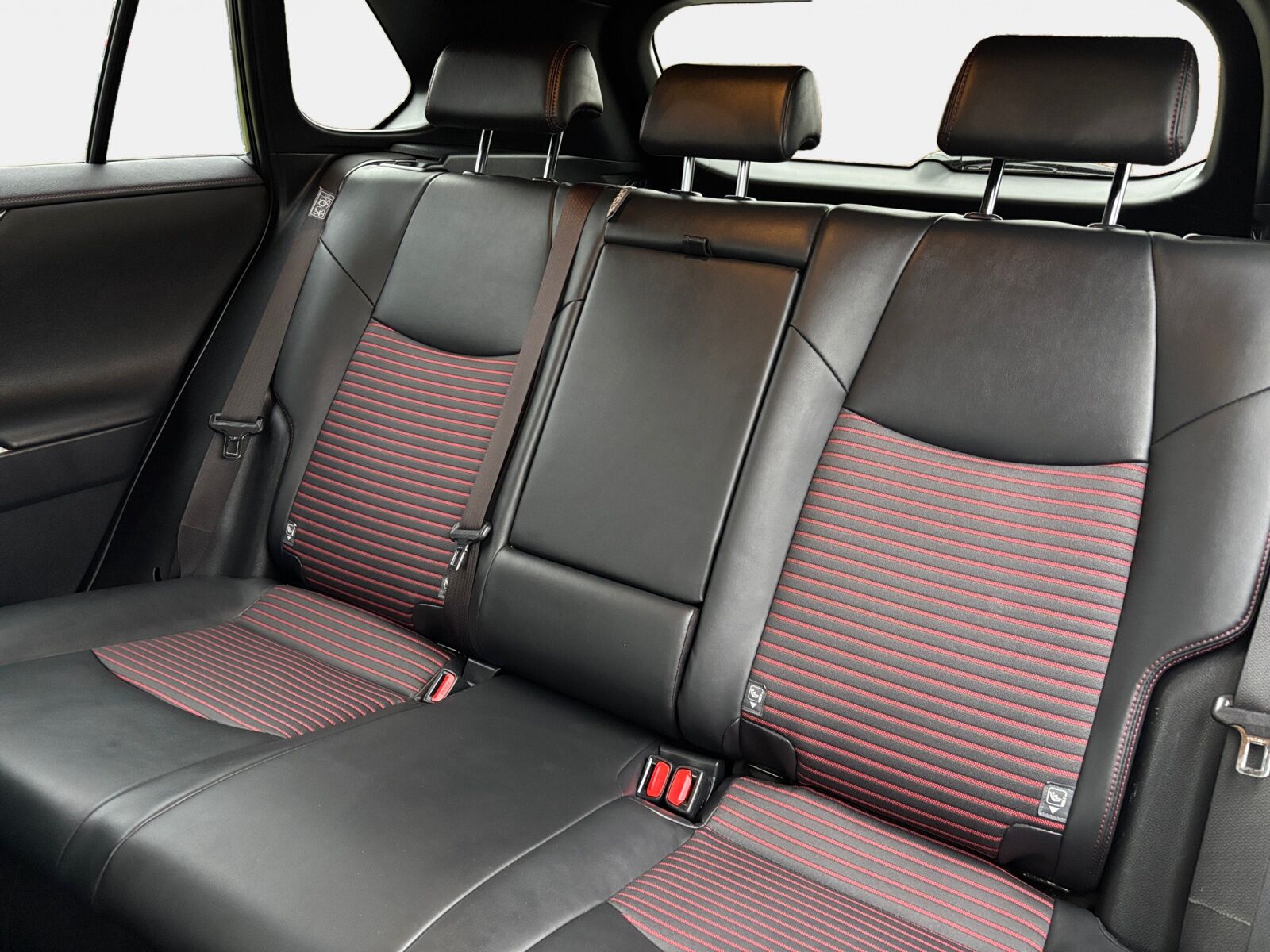 Billede af Toyota RAV4 Plug-in 2,5 Plugin-hybrid H3 Comfort AWD 306HK 5d 6g Aut.