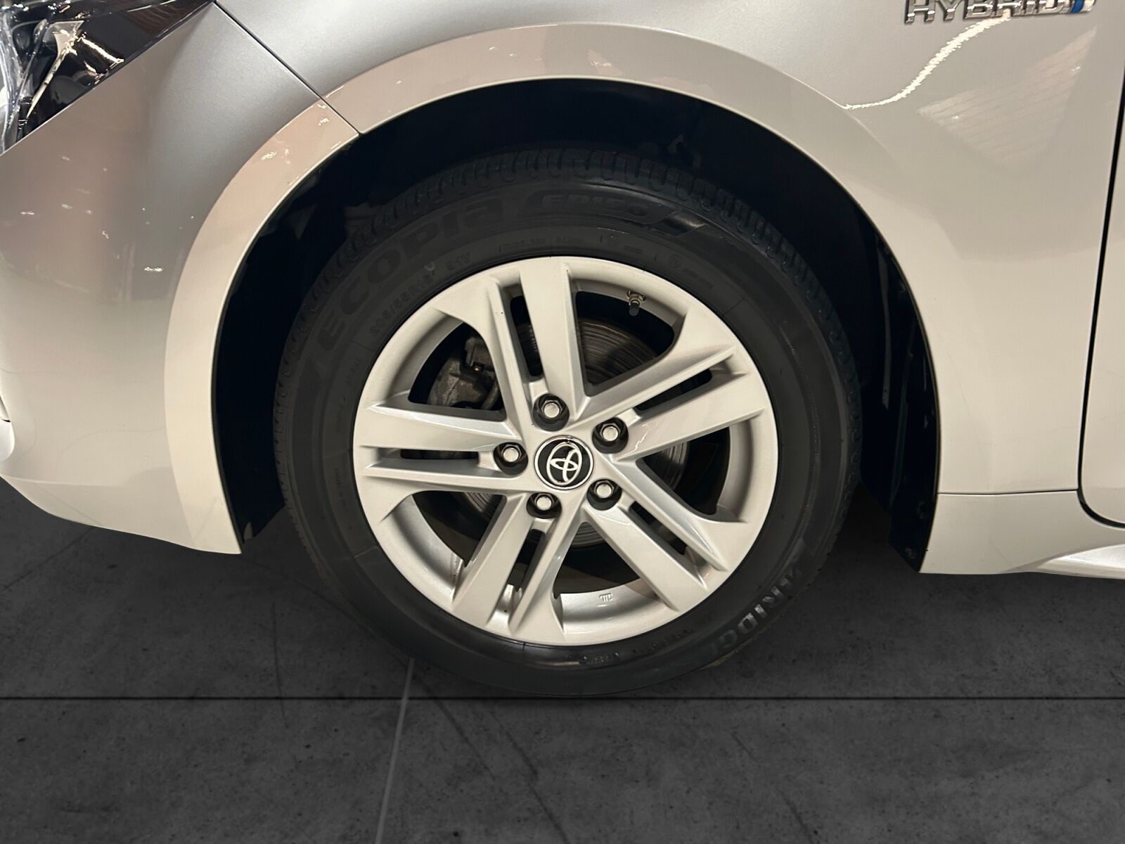 Billede af Toyota Corolla Touring Sports 1,8 Hybrid Active Smart E-CVT 122HK Stc Trinl. Gear