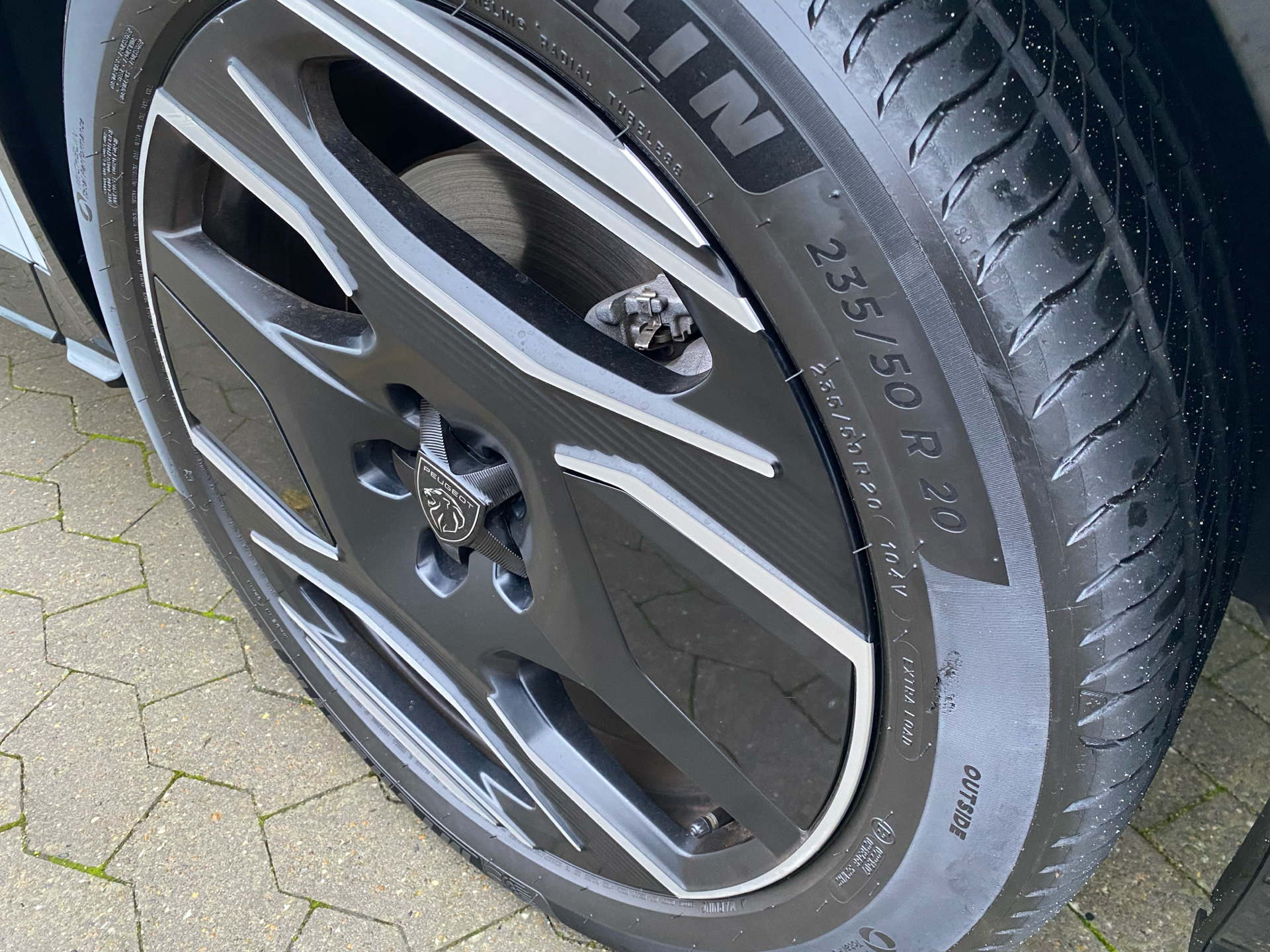 Billede af Peugeot e-3008 EL GT Pack 210HK 5d Aut.