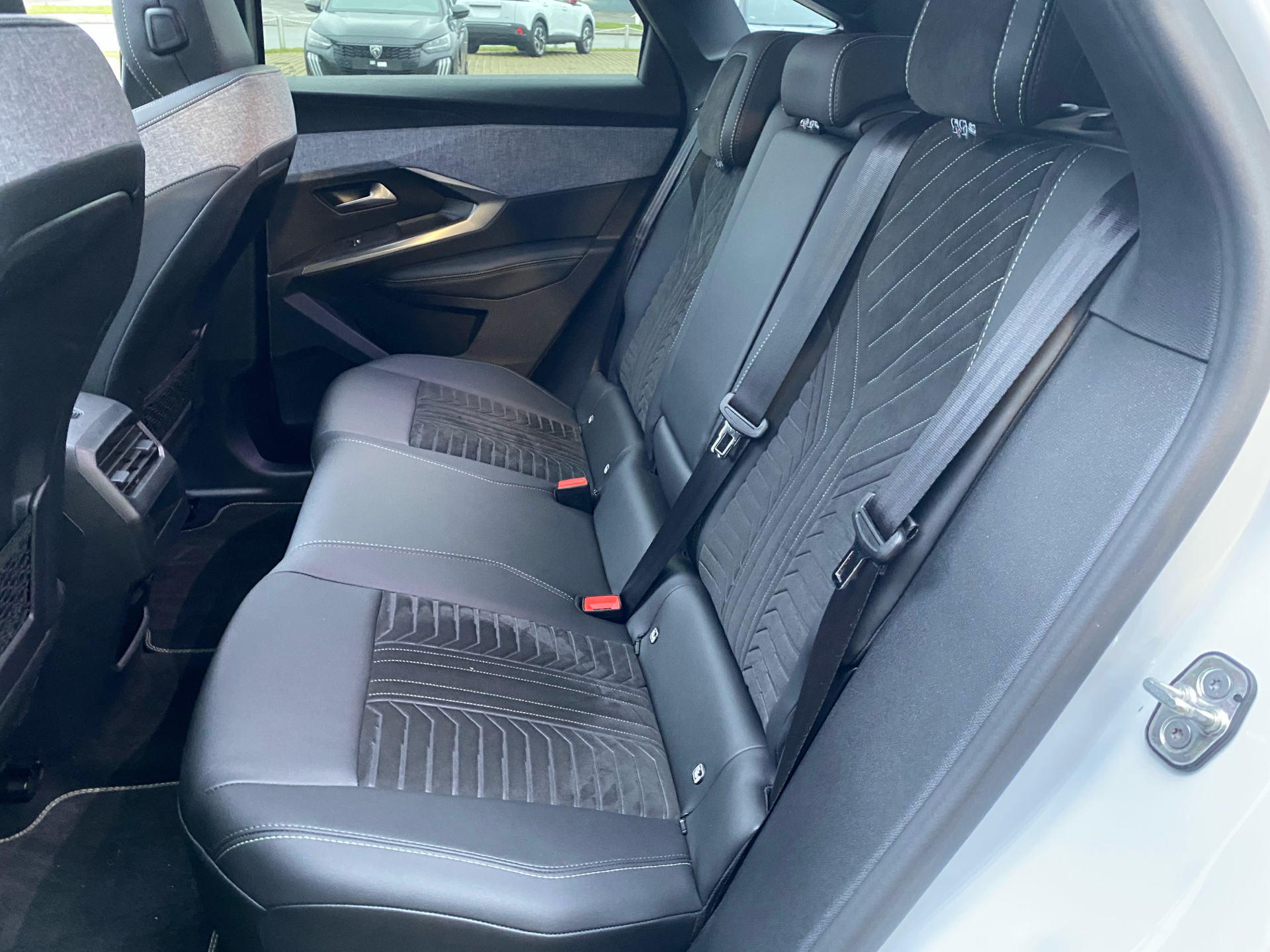 Billede af Peugeot e-3008 EL GT Pack 210HK 5d Aut.