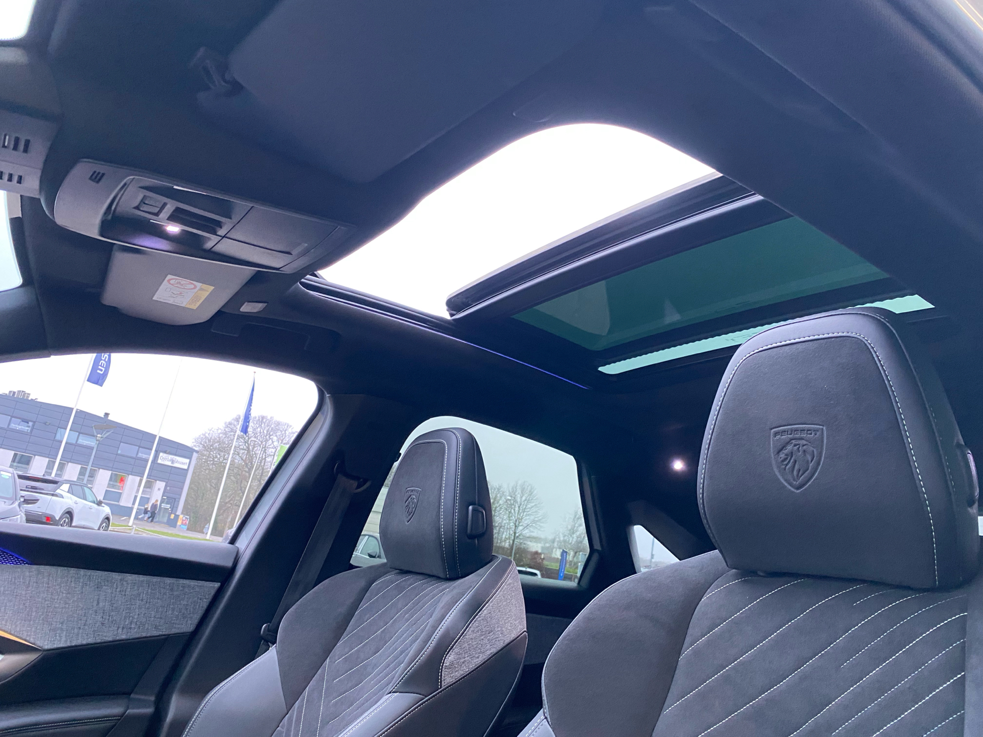 Billede af Peugeot e-3008 EL GT Pack 210HK 5d Aut.