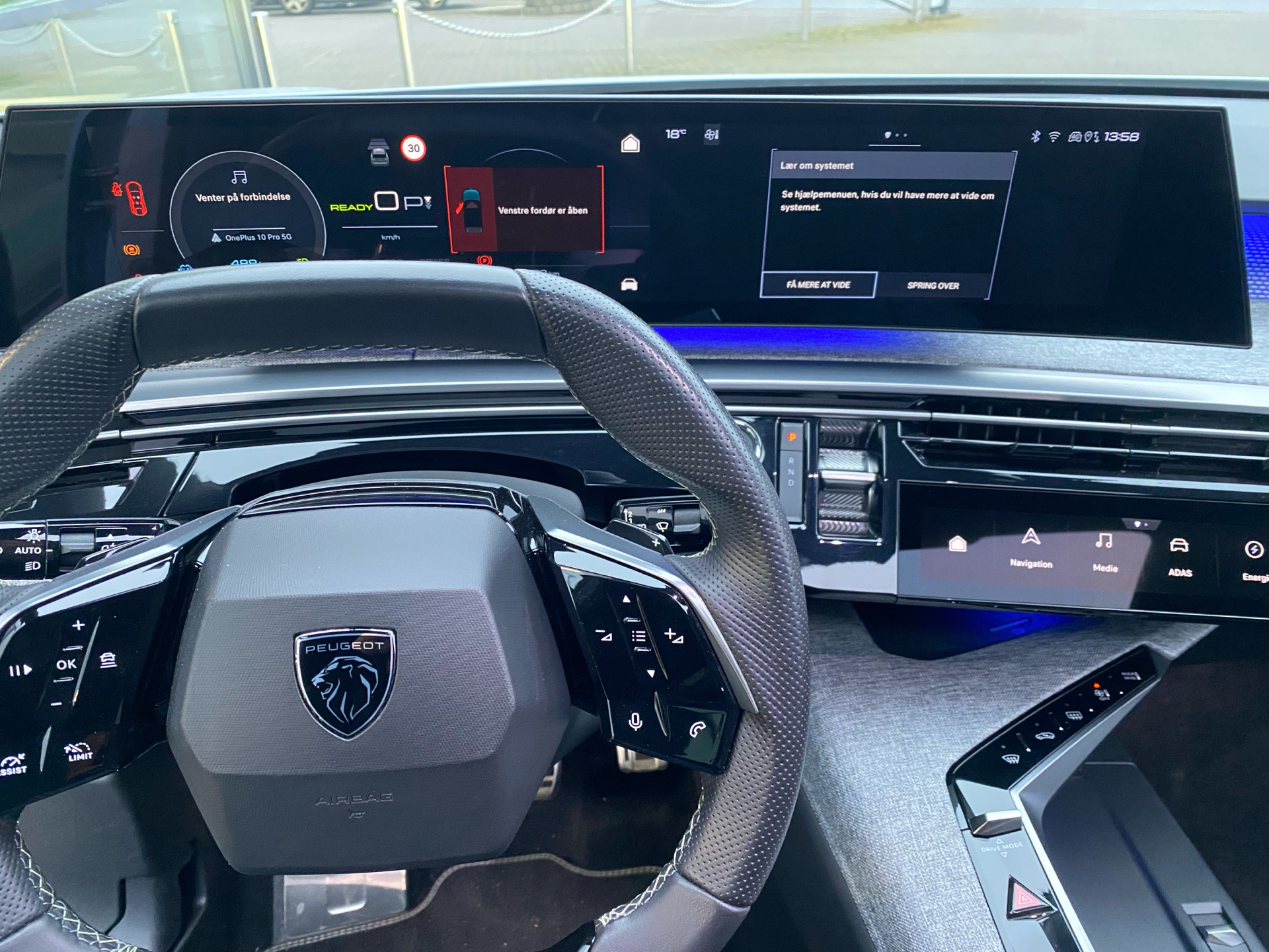 Billede af Peugeot e-3008 EL GT Pack 210HK 5d Aut.