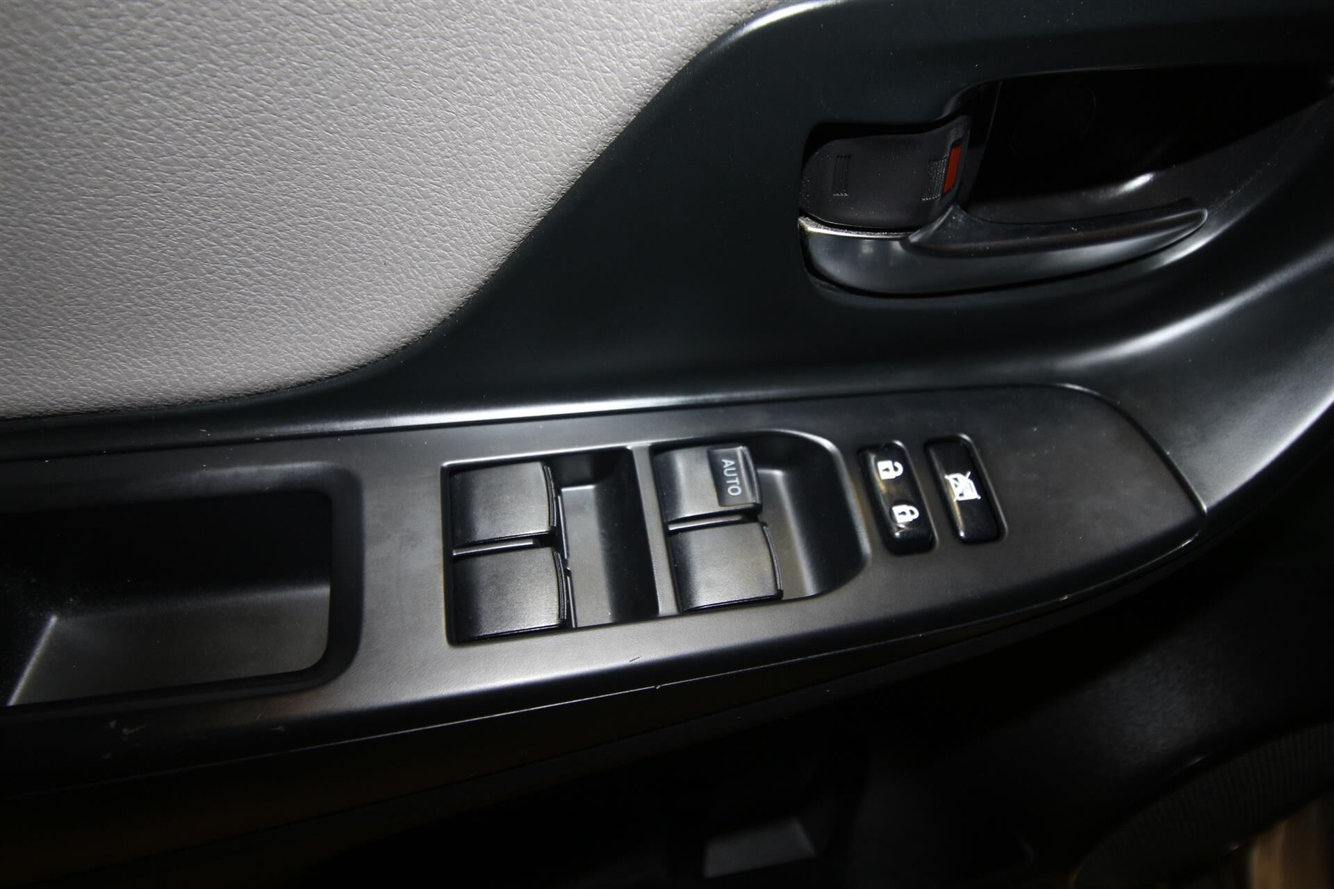 Billede af Toyota Yaris 1,5 Hybrid Delight E-CVT 100HK 5d Trinl. Gear