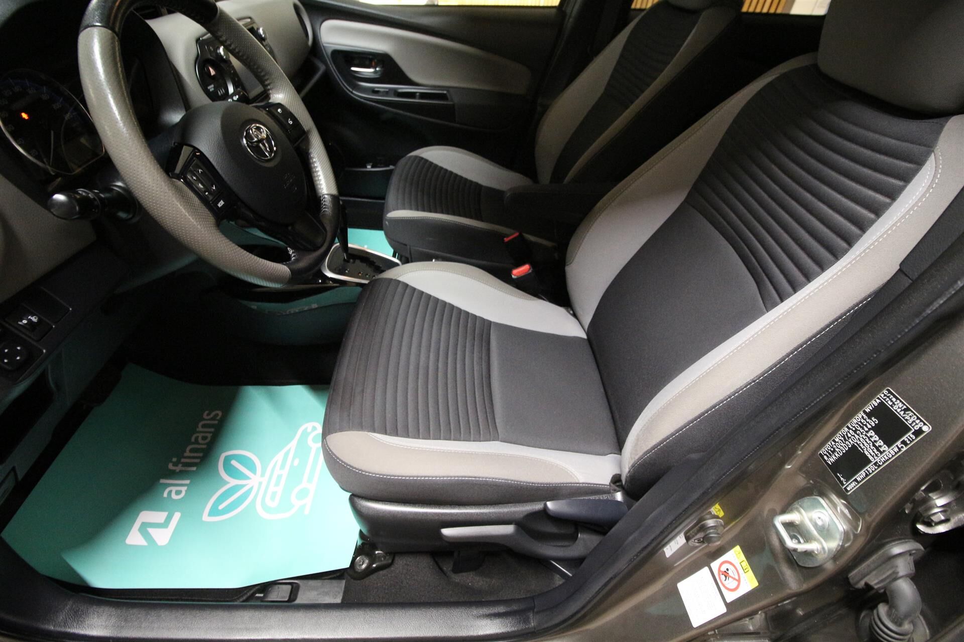 Billede af Toyota Yaris 1,5 Hybrid Delight E-CVT 100HK 5d Trinl. Gear