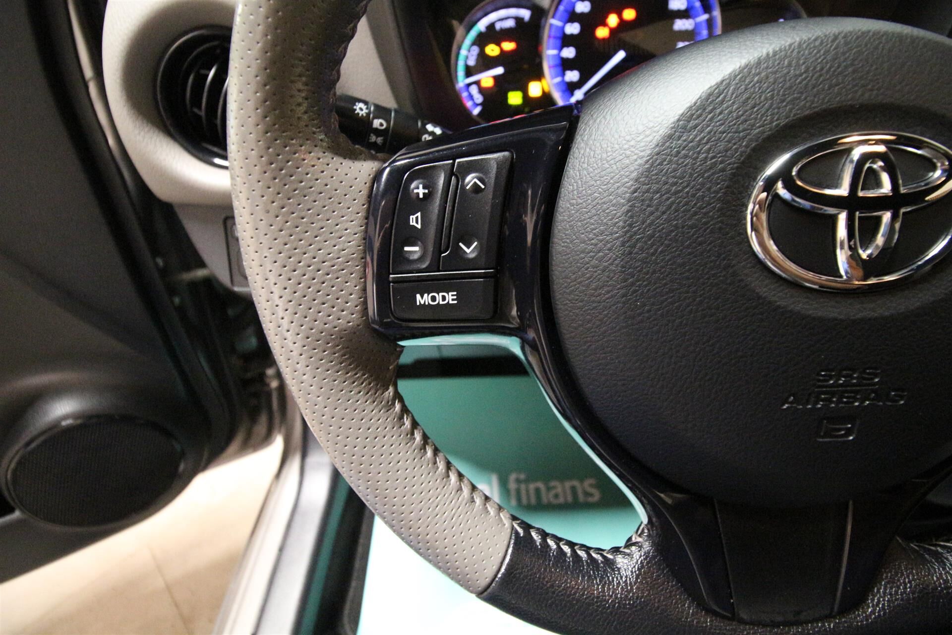 Billede af Toyota Yaris 1,5 Hybrid Delight E-CVT 100HK 5d Trinl. Gear