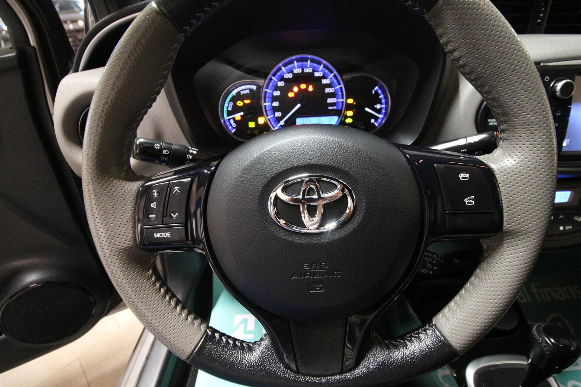 Billede af Toyota Yaris 1,5 Hybrid Delight E-CVT 100HK 5d Trinl. Gear