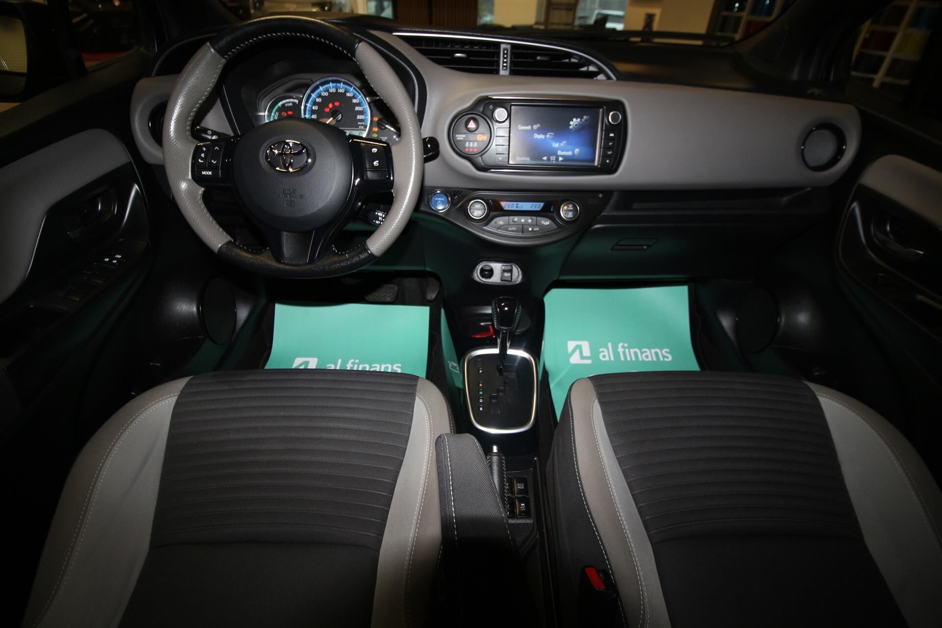 Billede af Toyota Yaris 1,5 Hybrid Delight E-CVT 100HK 5d Trinl. Gear