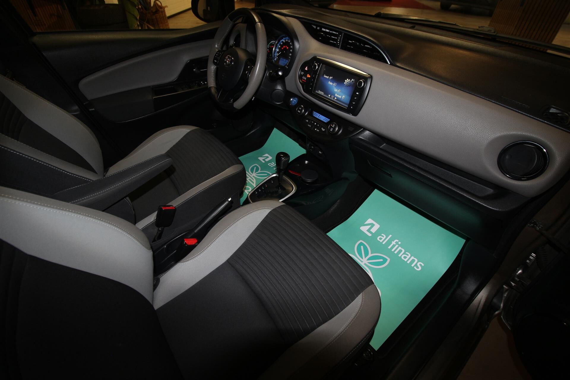 Billede af Toyota Yaris 1,5 Hybrid Delight E-CVT 100HK 5d Trinl. Gear