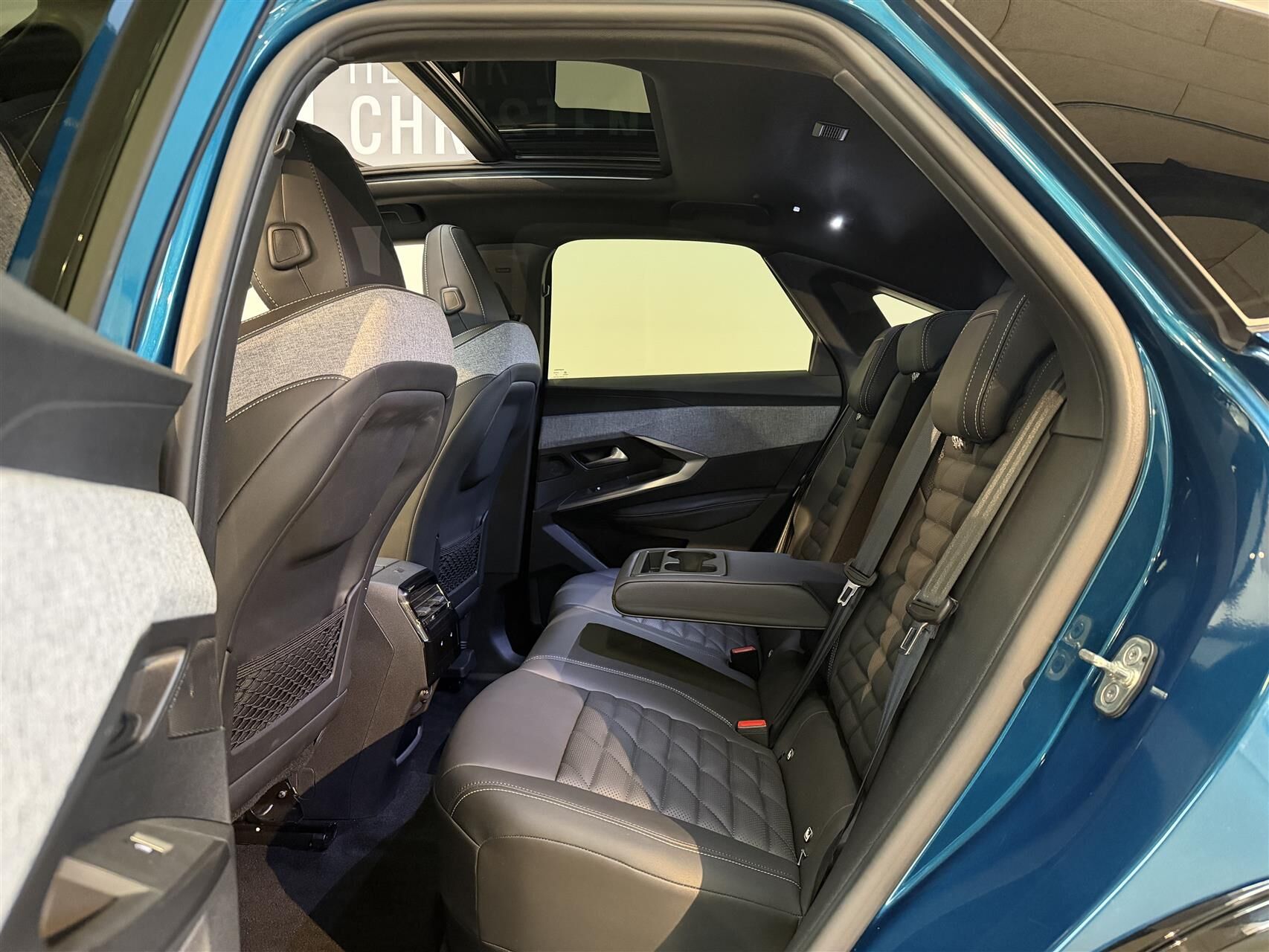 Billede af Peugeot e-3008 EL GT Pack 210HK 5d Aut.