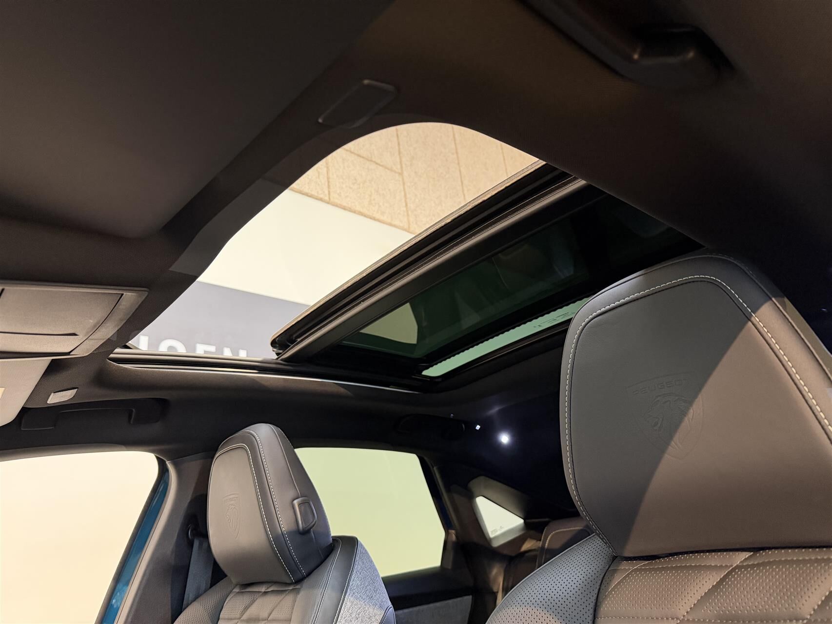 Billede af Peugeot e-3008 EL GT Pack 210HK 5d Aut.