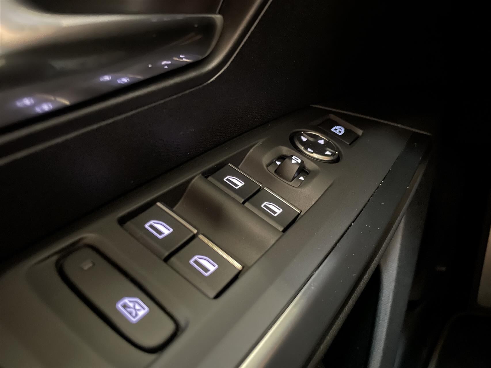 Billede af Peugeot e-3008 EL GT Pack 210HK 5d Aut.