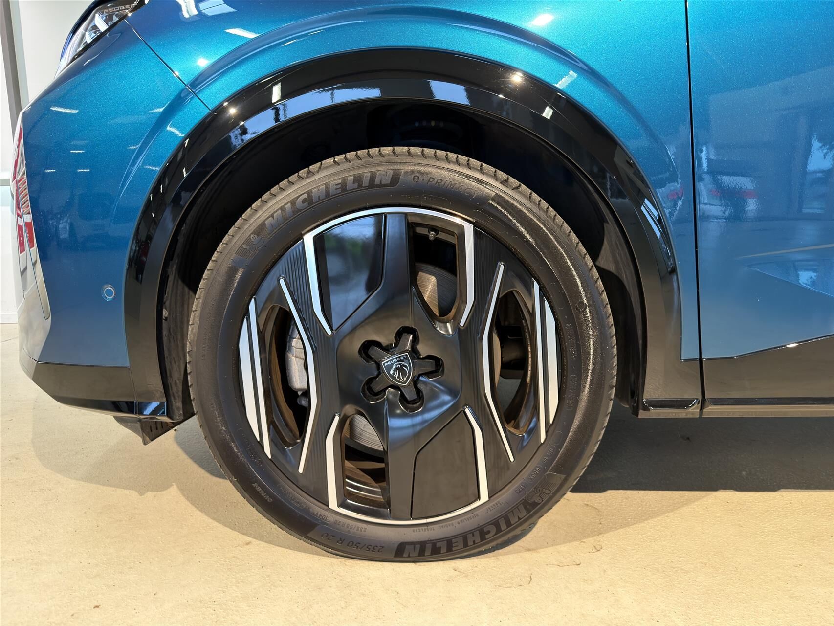 Billede af Peugeot e-3008 EL GT Pack 210HK 5d Aut.