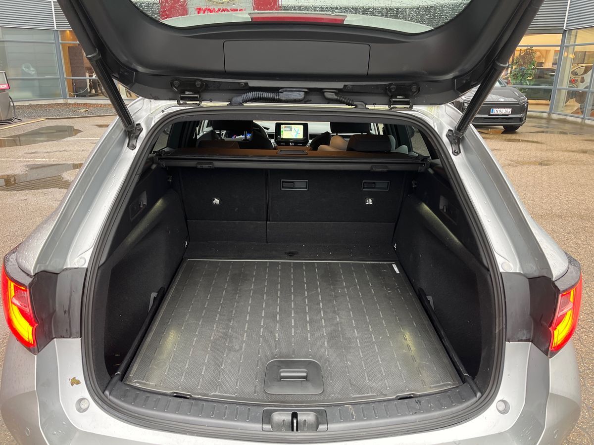 Billede af Toyota Corolla Touring Sports 1,8 Hybrid Active Smart Safety Plus E-CVT 122HK Stc Trinl. Gear
