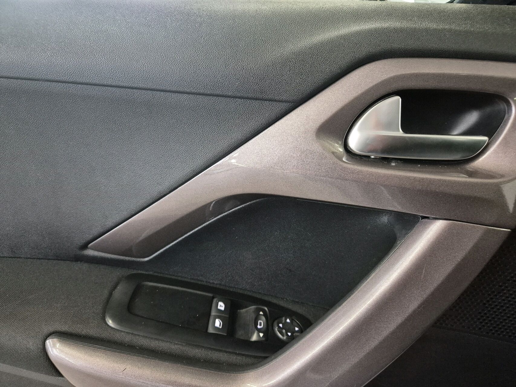 Billede af Peugeot 2008 1,2 VTi Active Sky 82HK