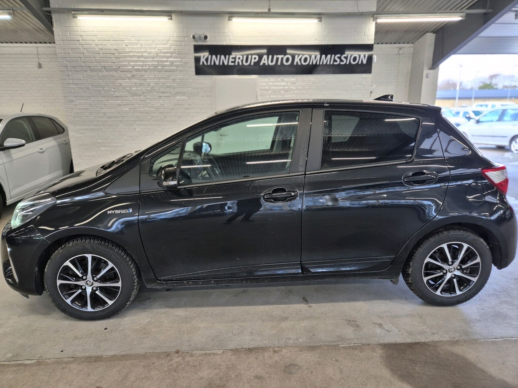 Billede af Toyota Yaris 1,5 Hybrid H2 Limited E-CVT 100HK 5d Trinl. Gear