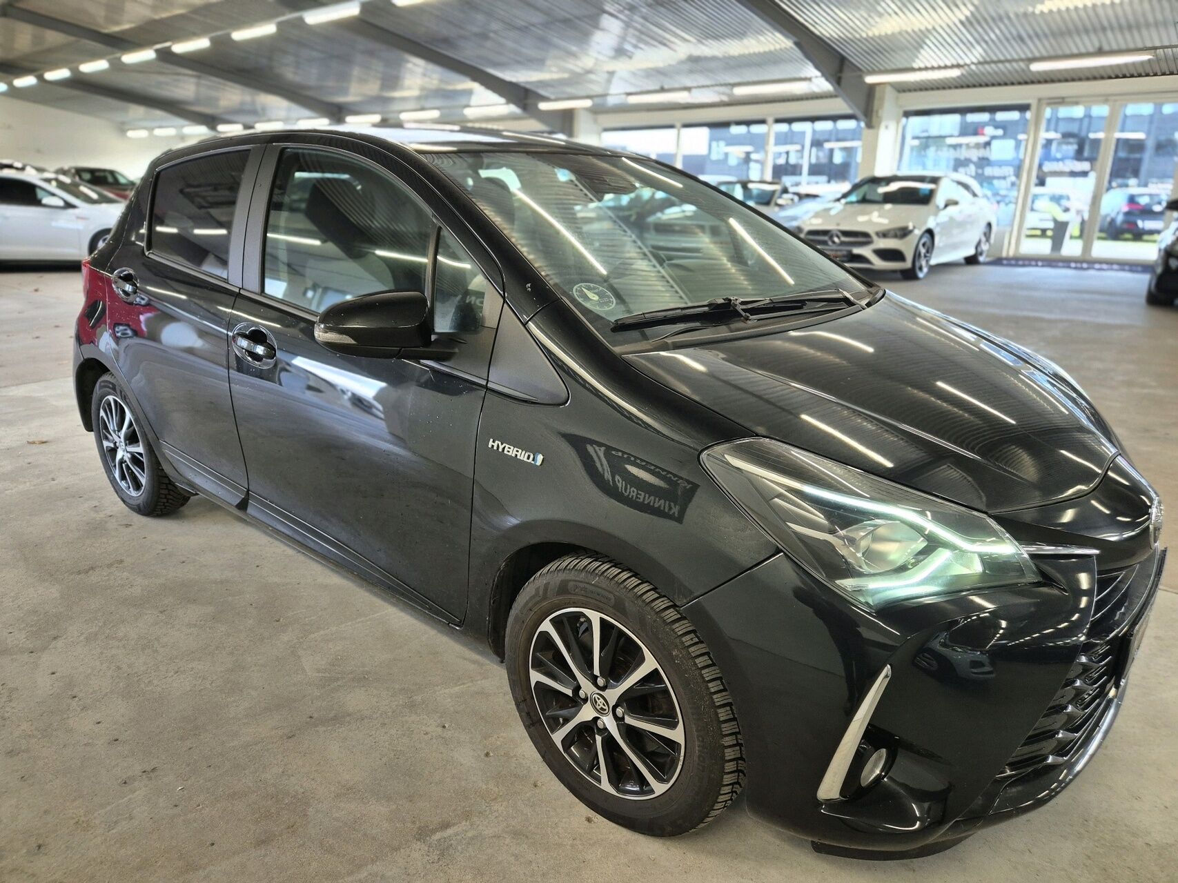 Billede af Toyota Yaris 1,5 Hybrid H2 Limited E-CVT 100HK 5d Trinl. Gear