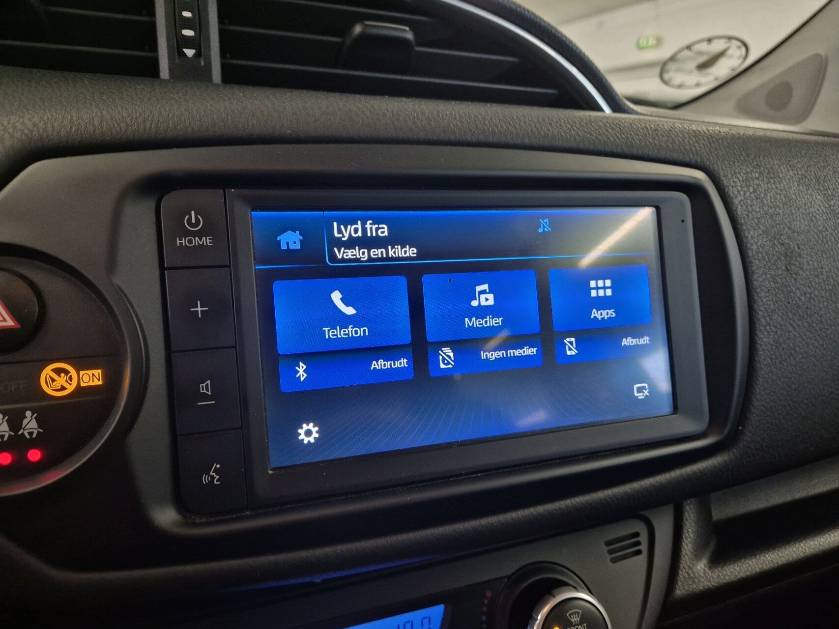 Billede af Toyota Yaris 1,5 Hybrid H2 Limited E-CVT 100HK 5d Trinl. Gear