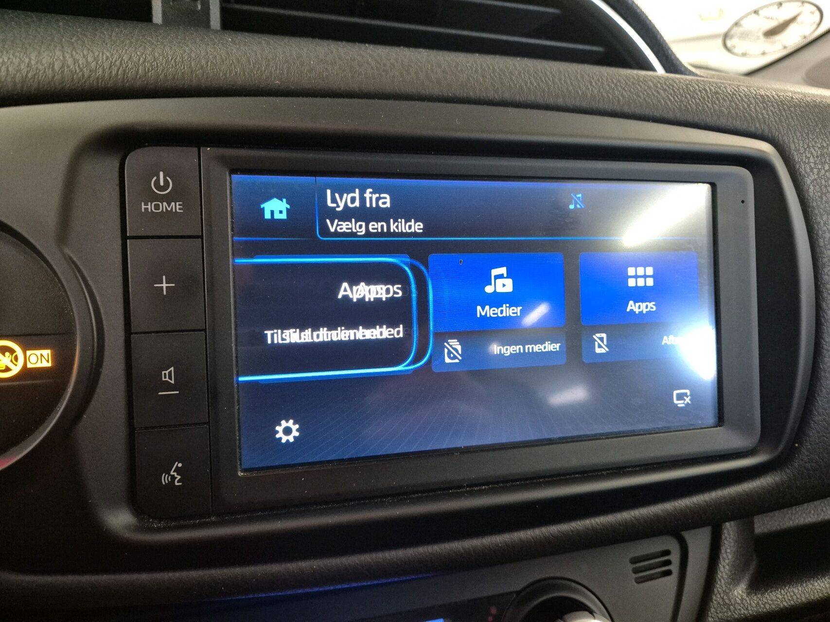 Billede af Toyota Yaris 1,5 Hybrid H2 Limited E-CVT 100HK 5d Trinl. Gear