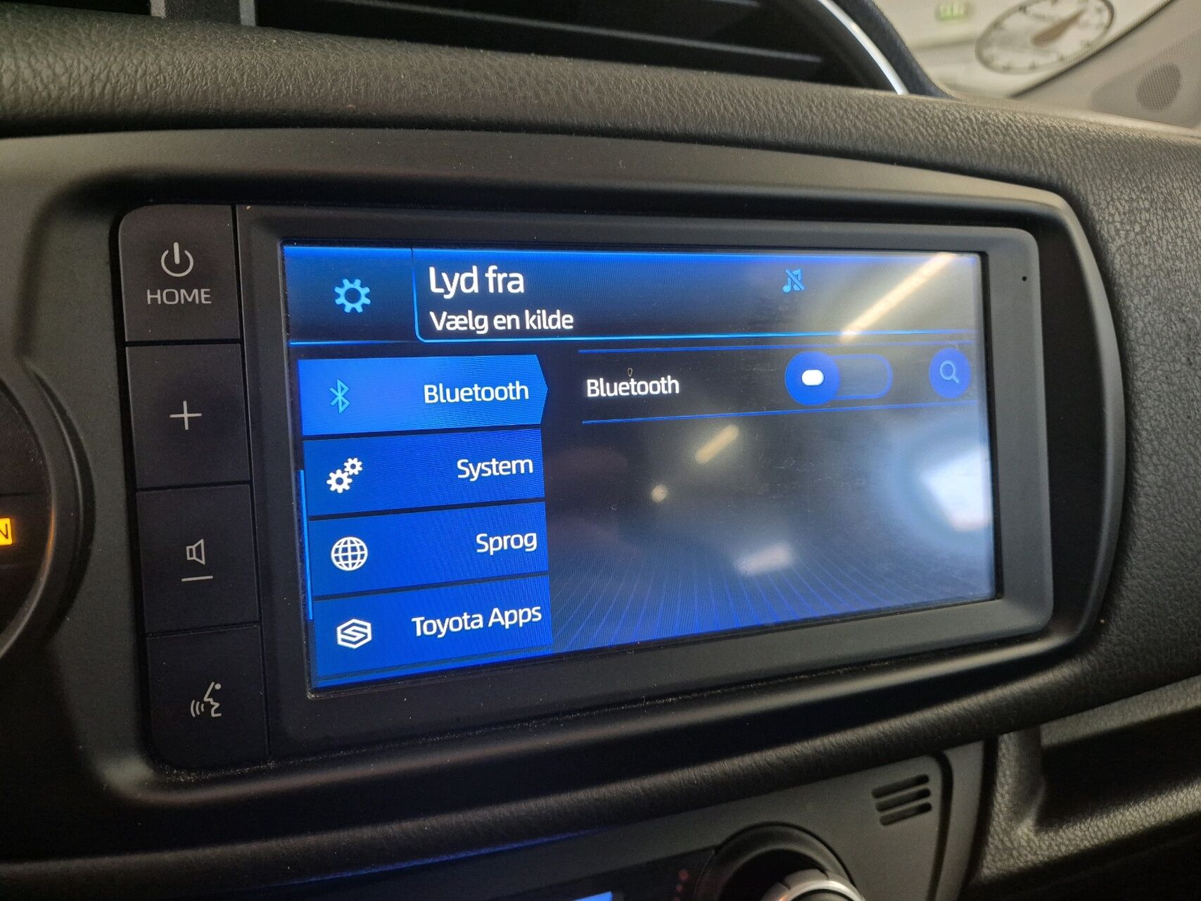 Billede af Toyota Yaris 1,5 Hybrid H2 Limited E-CVT 100HK 5d Trinl. Gear