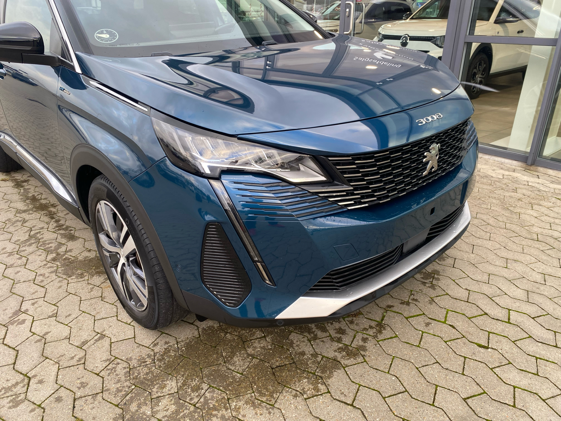 Billede af Peugeot 3008 1,6 PureTech  Plugin-hybrid First Selection EAT8 225HK 5d 8g Aut.