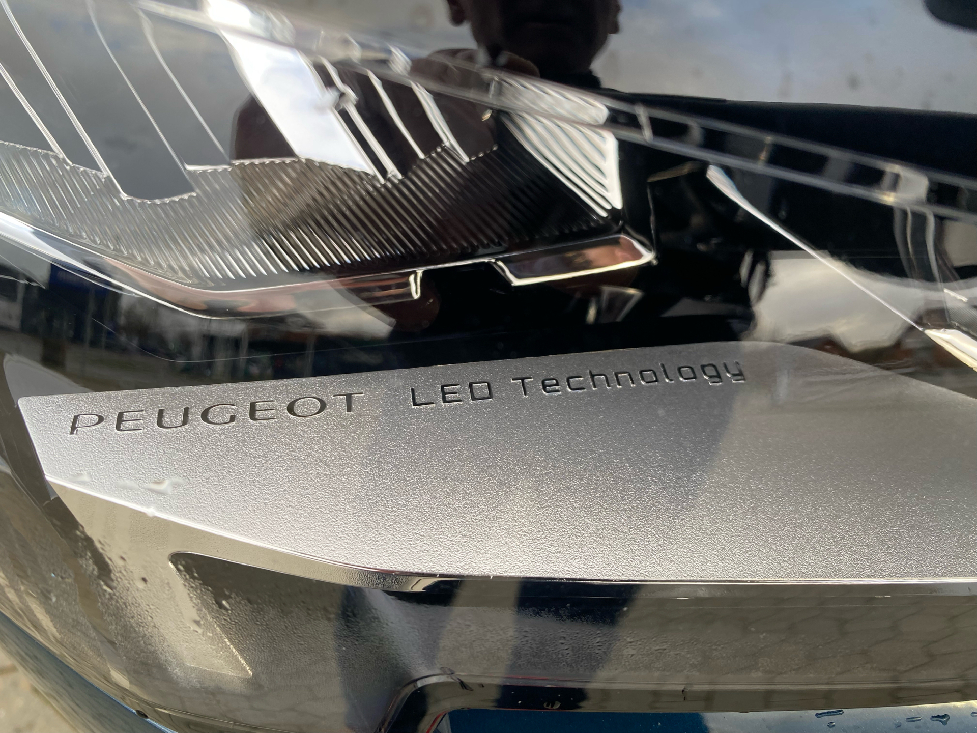 Billede af Peugeot 3008 1,6 PureTech  Plugin-hybrid First Selection EAT8 225HK 5d 8g Aut.