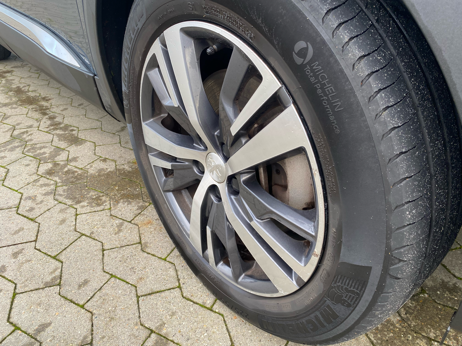 Billede af Peugeot 3008 1,6 PureTech  Plugin-hybrid First Selection EAT8 225HK 5d 8g Aut.