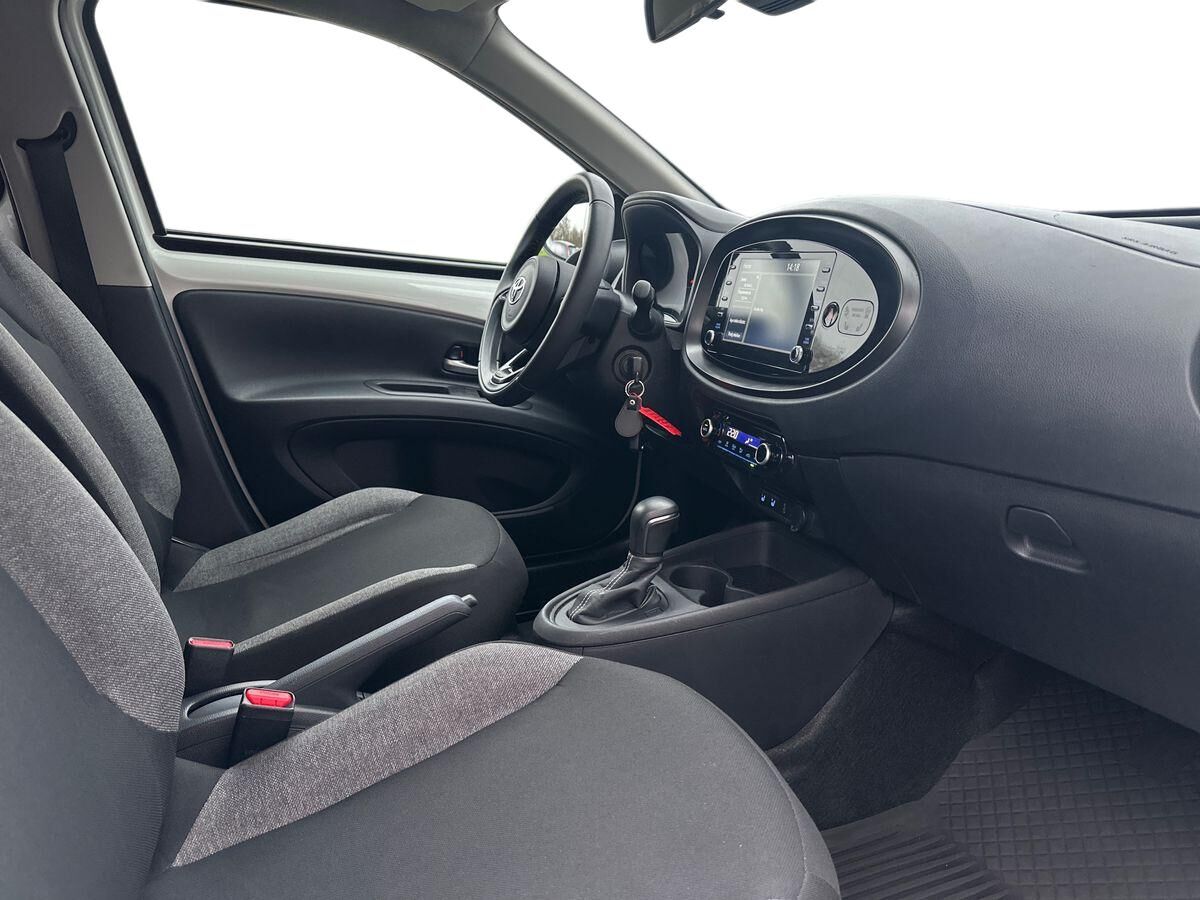 Billede af Toyota Aygo X 1,0 VVT-I Active 72HK 5d Aut.