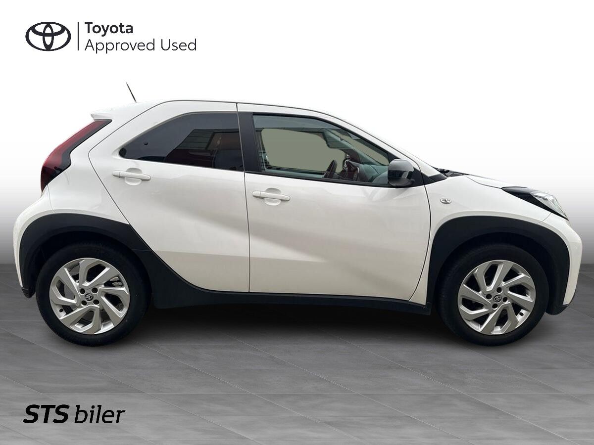Billede af Toyota Aygo X 1,0 VVT-I Active 72HK 5d Aut.