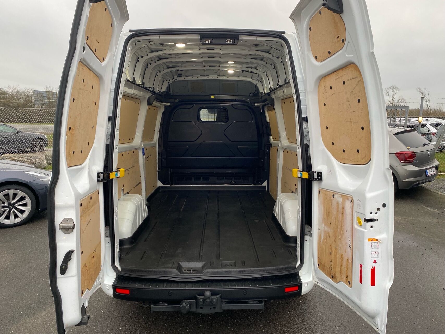 Billede af Ford Transit Custom 340 L2H1 2,0 TDCi Trend 170HK Van 6g Aut.