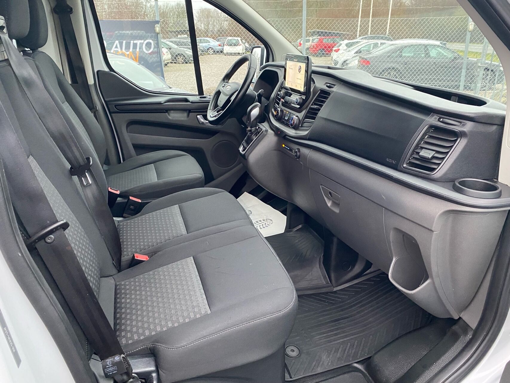 Billede af Ford Transit Custom 340 L2H1 2,0 TDCi Trend 170HK Van 6g Aut.