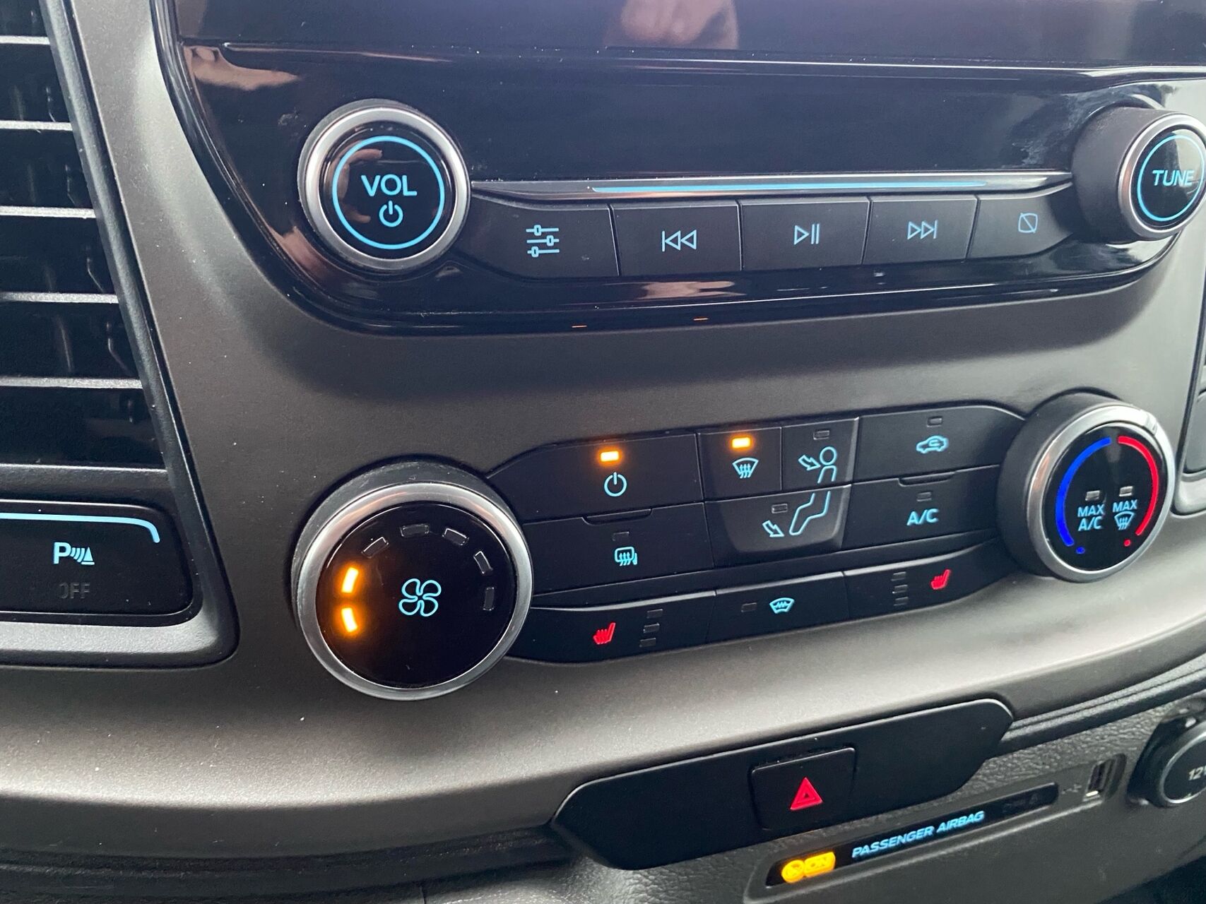 Billede af Ford Transit Custom 340 L2H1 2,0 TDCi Trend 170HK Van 6g Aut.