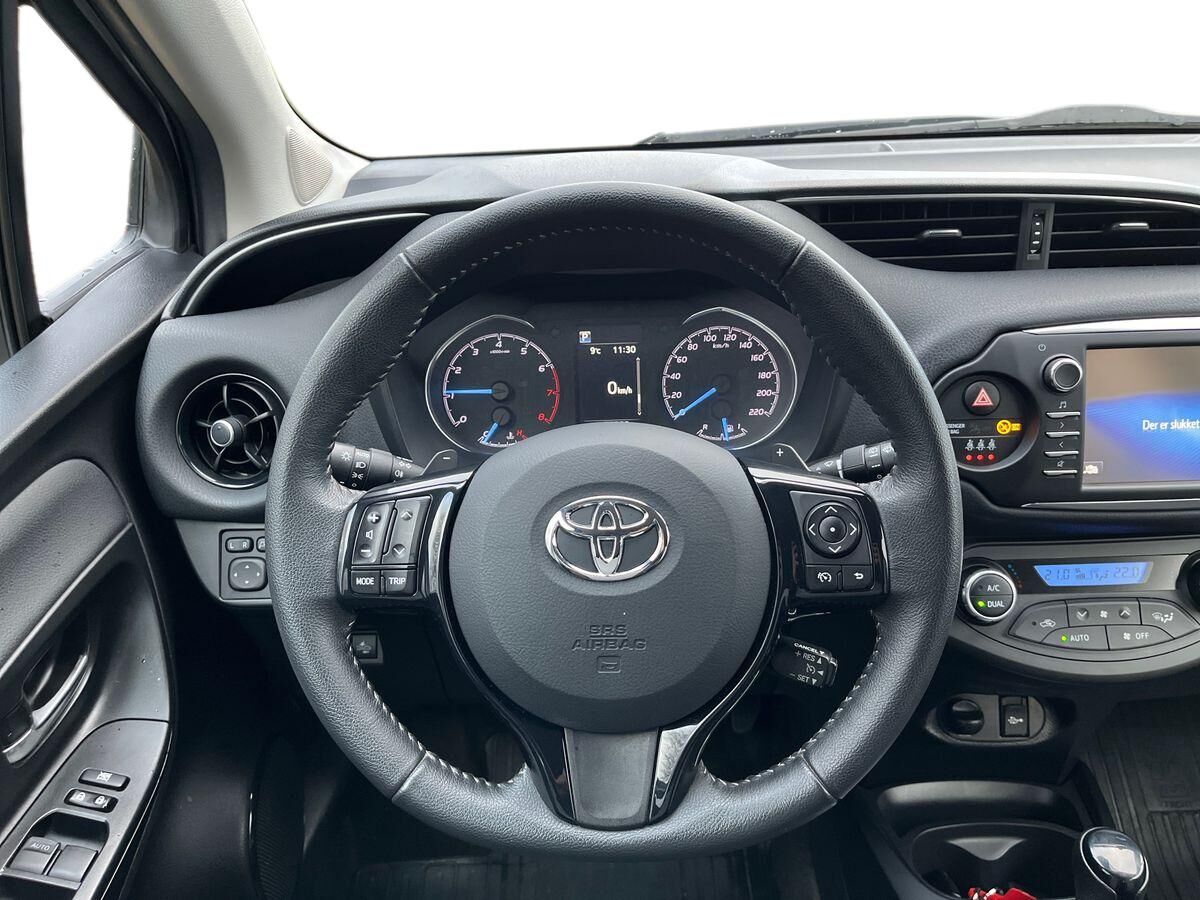 Billede af Toyota Yaris 1,5 VVT-I T3 Premiumpakke Multidrive S 111HK 5d 6g Aut.