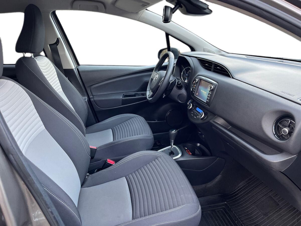 Billede af Toyota Yaris 1,5 VVT-I T3 Premiumpakke Multidrive S 111HK 5d 6g Aut.