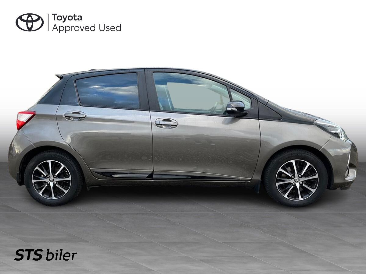 Billede af Toyota Yaris 1,5 VVT-I T3 Premiumpakke Multidrive S 111HK 5d 6g Aut.
