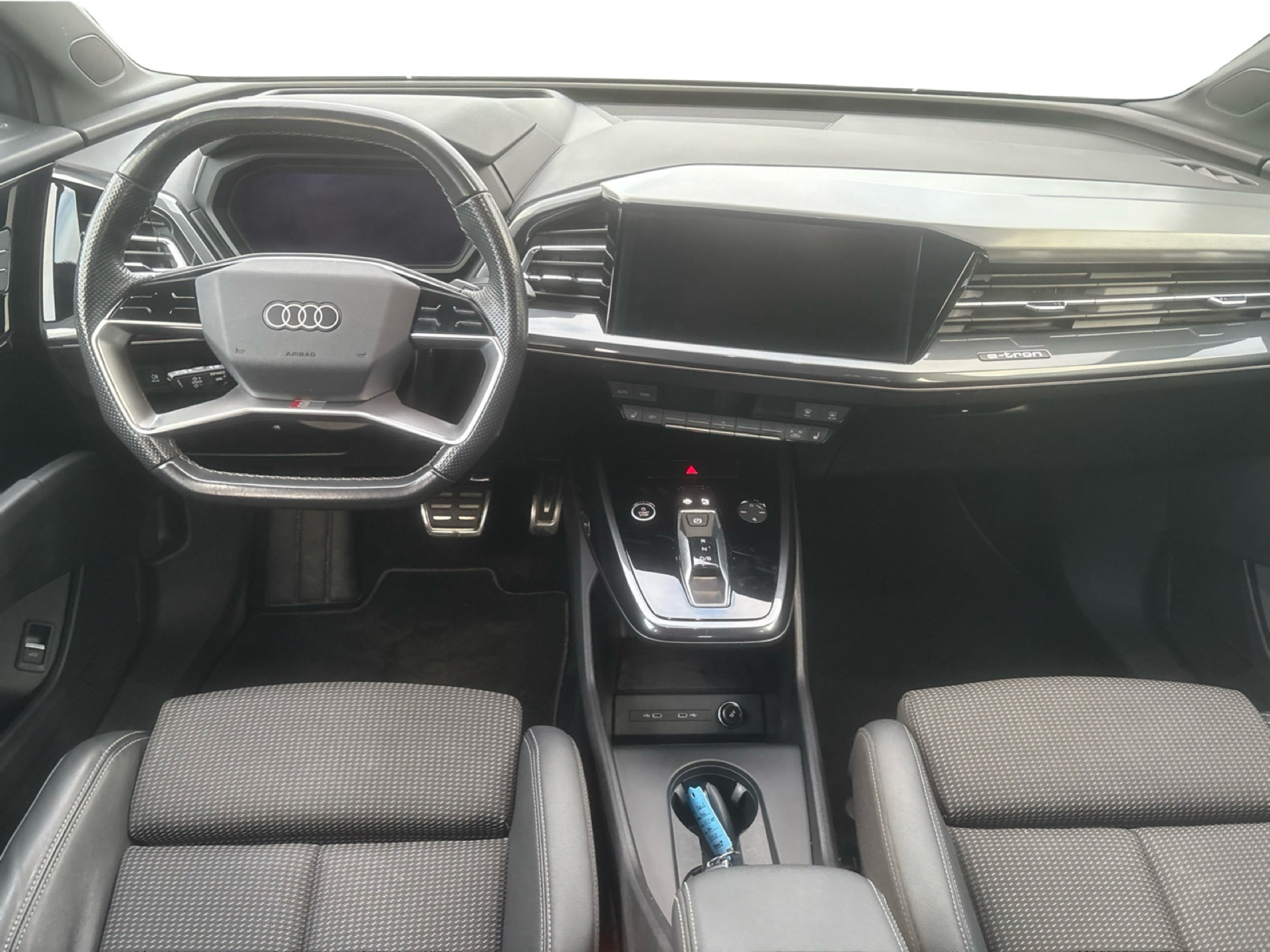 Billede af Audi Q4 Sportback 50 E-tron Attitude Quattro 299HK 5d Aut.