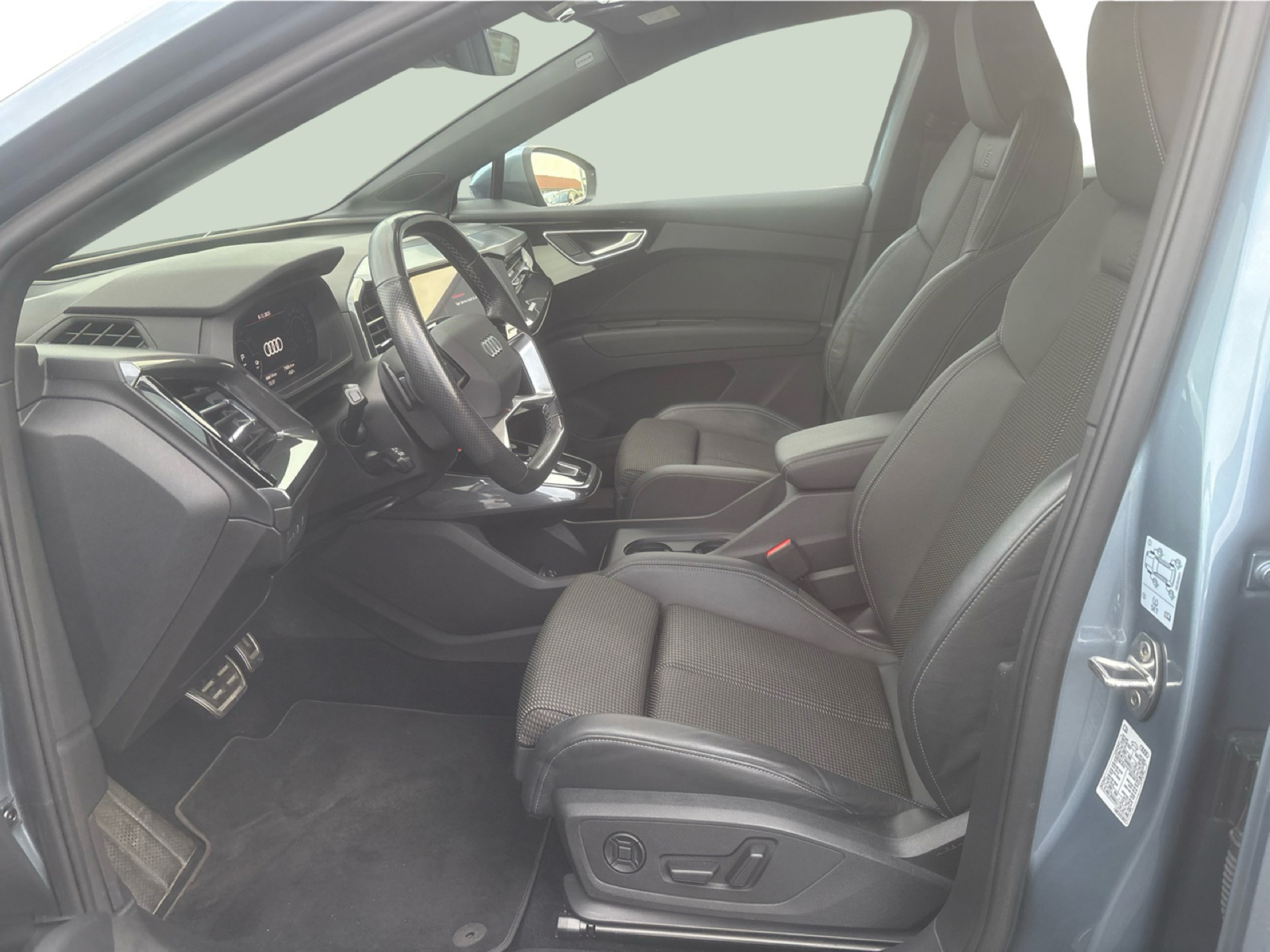 Billede af Audi Q4 Sportback 50 E-tron Attitude Quattro 299HK 5d Aut.