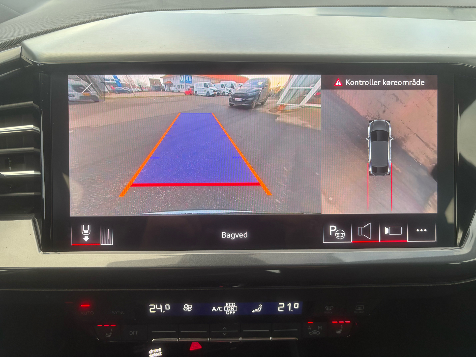 Billede af Audi Q4 Sportback 50 E-tron Attitude Quattro 299HK 5d Aut.