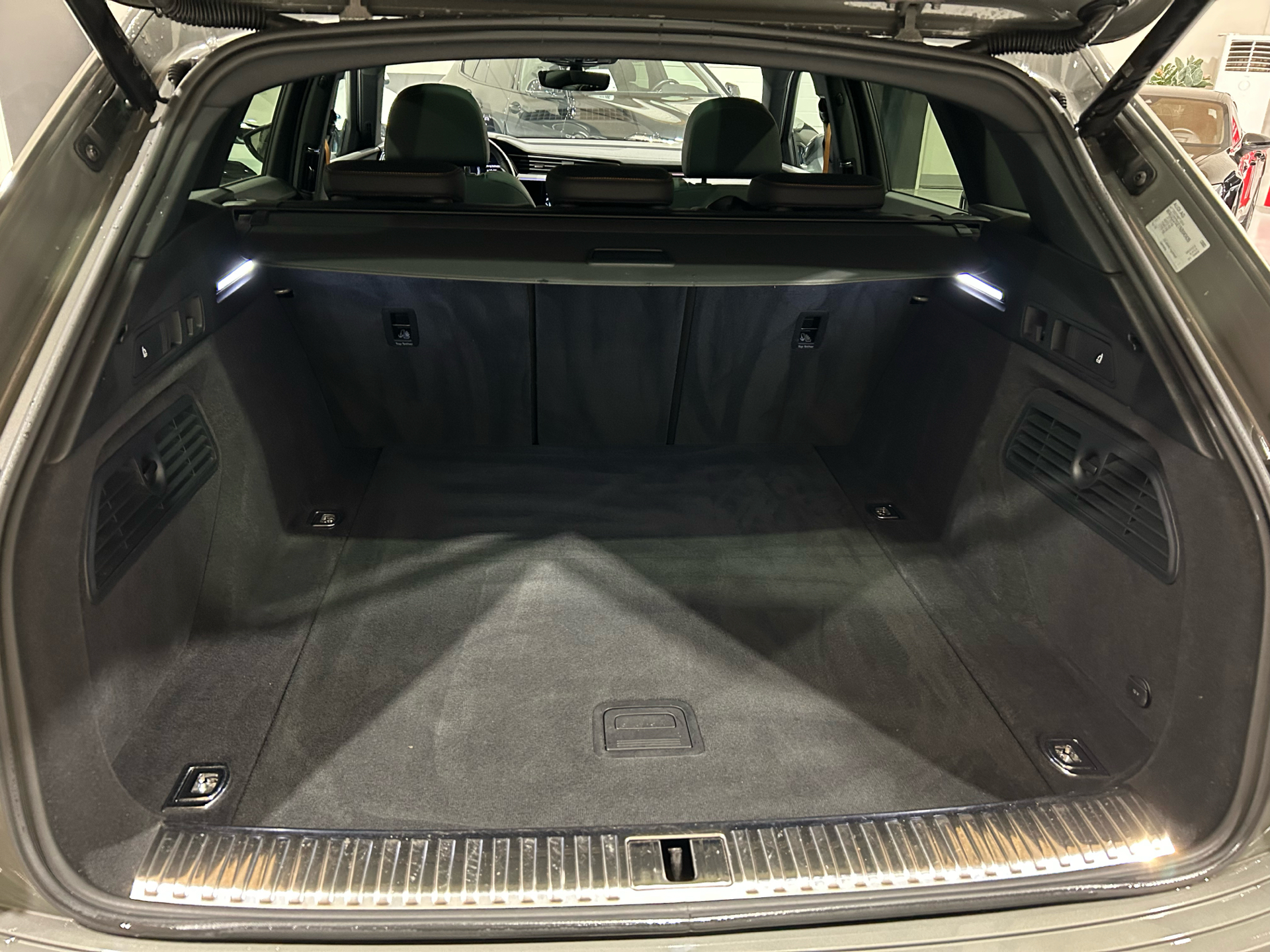 Billede af Audi E-tron 55 Black Edition Quattro 408HK 5d Aut. 