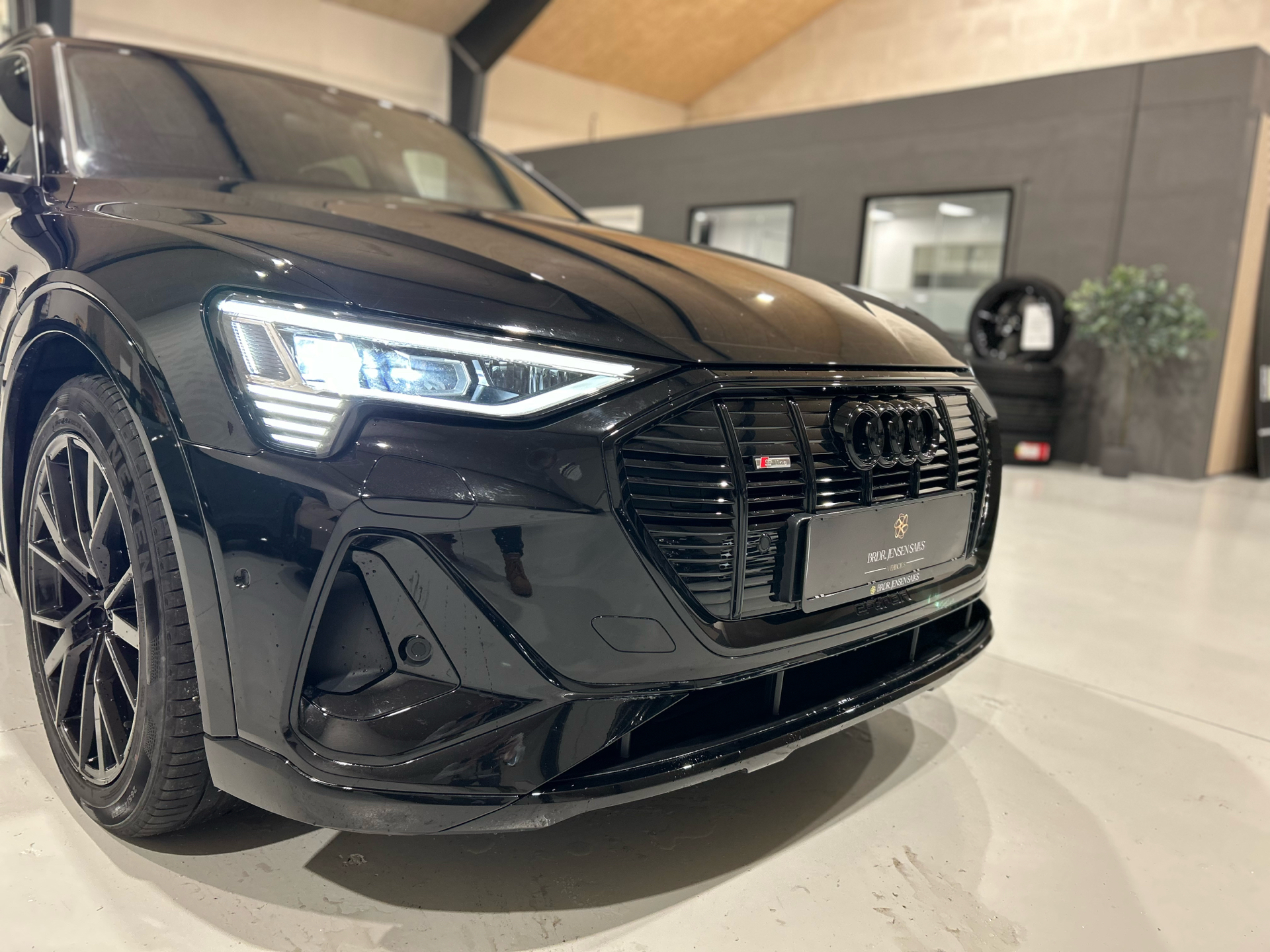 Billede af Audi E-tron 55 Black Edition Quattro 408HK 5d Aut. 
