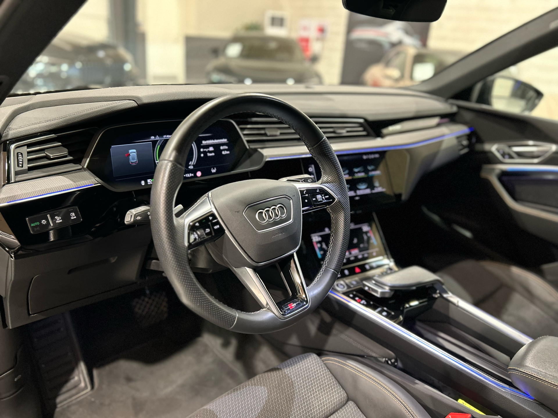 Billede af Audi E-tron 55 Black Edition Quattro 408HK 5d Aut. 