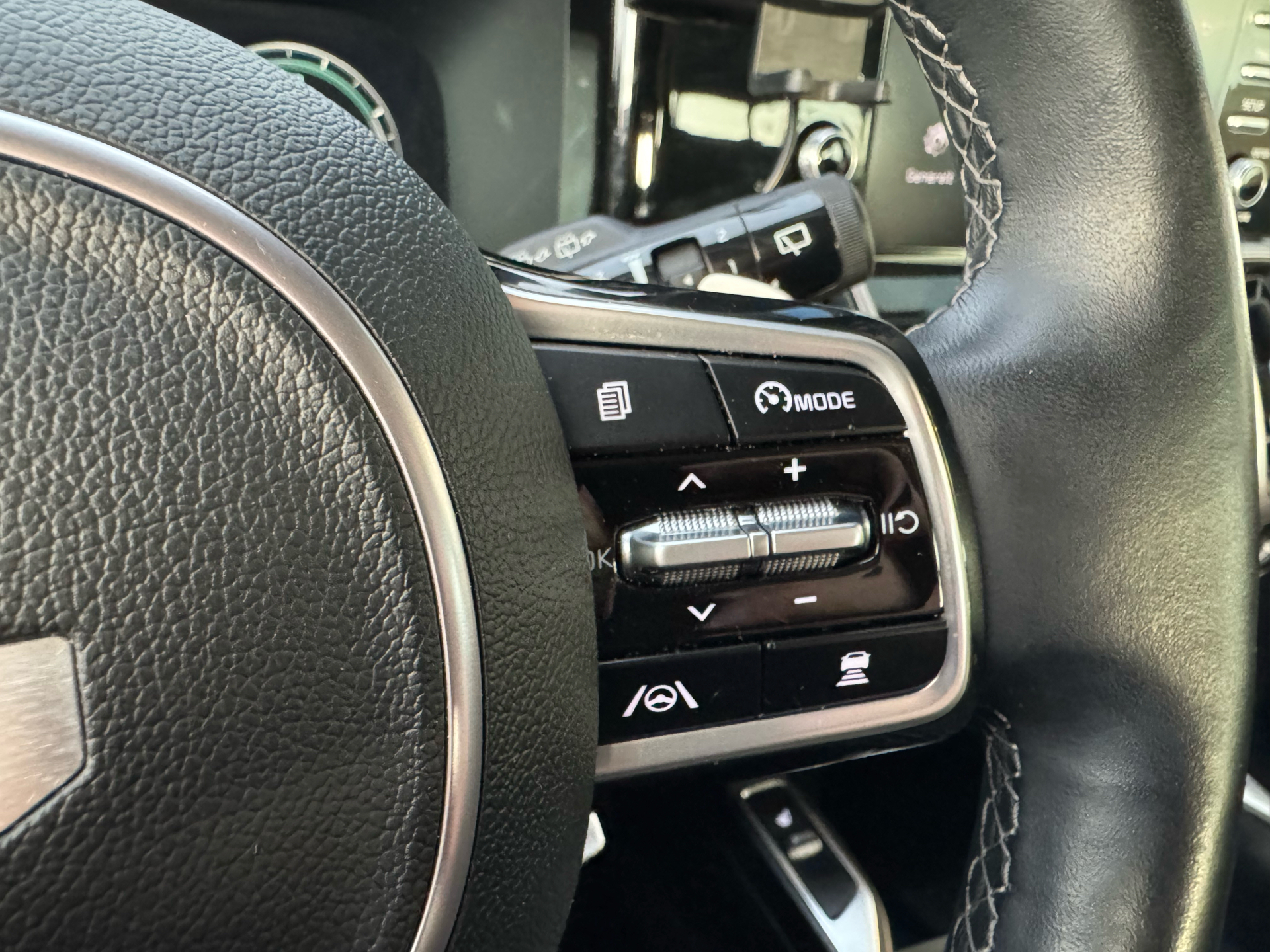 Billede af Kia Sorento 1,6 T-GDI PHEV  Plugin-hybrid Prestige 4WD 265HK 5d 6g Aut.