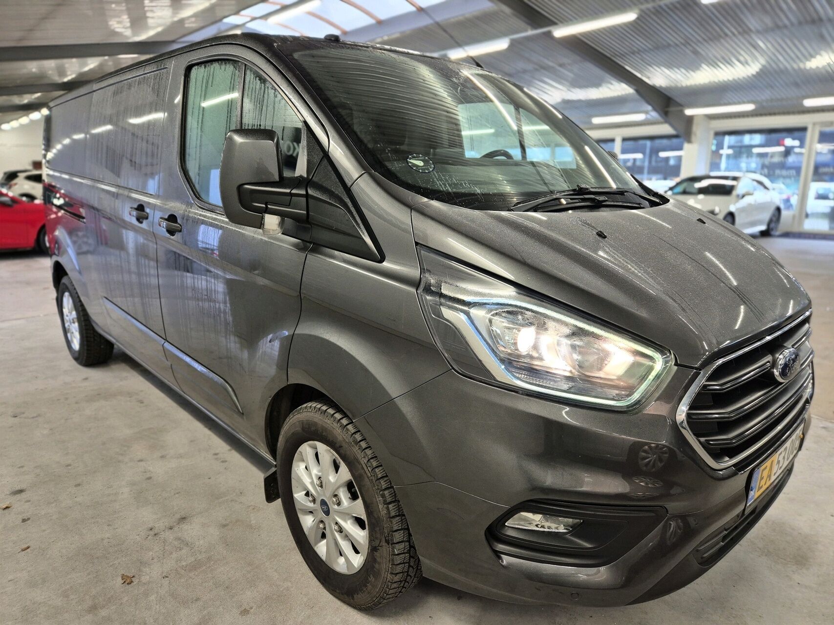 Billede af Ford Transit Custom 300 L2H1 2,0 TDCi Limited 170HK Van 6g Aut.