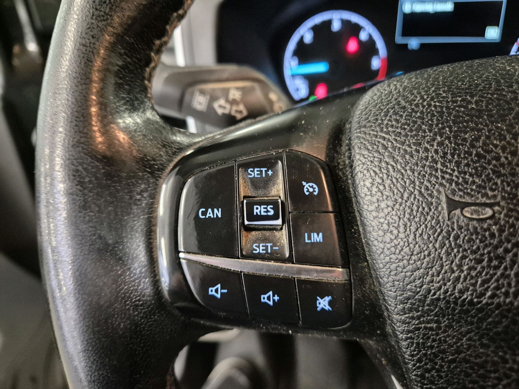 Billede af Ford Transit Custom 300 L2H1 2,0 TDCi Limited 170HK Van 6g Aut.