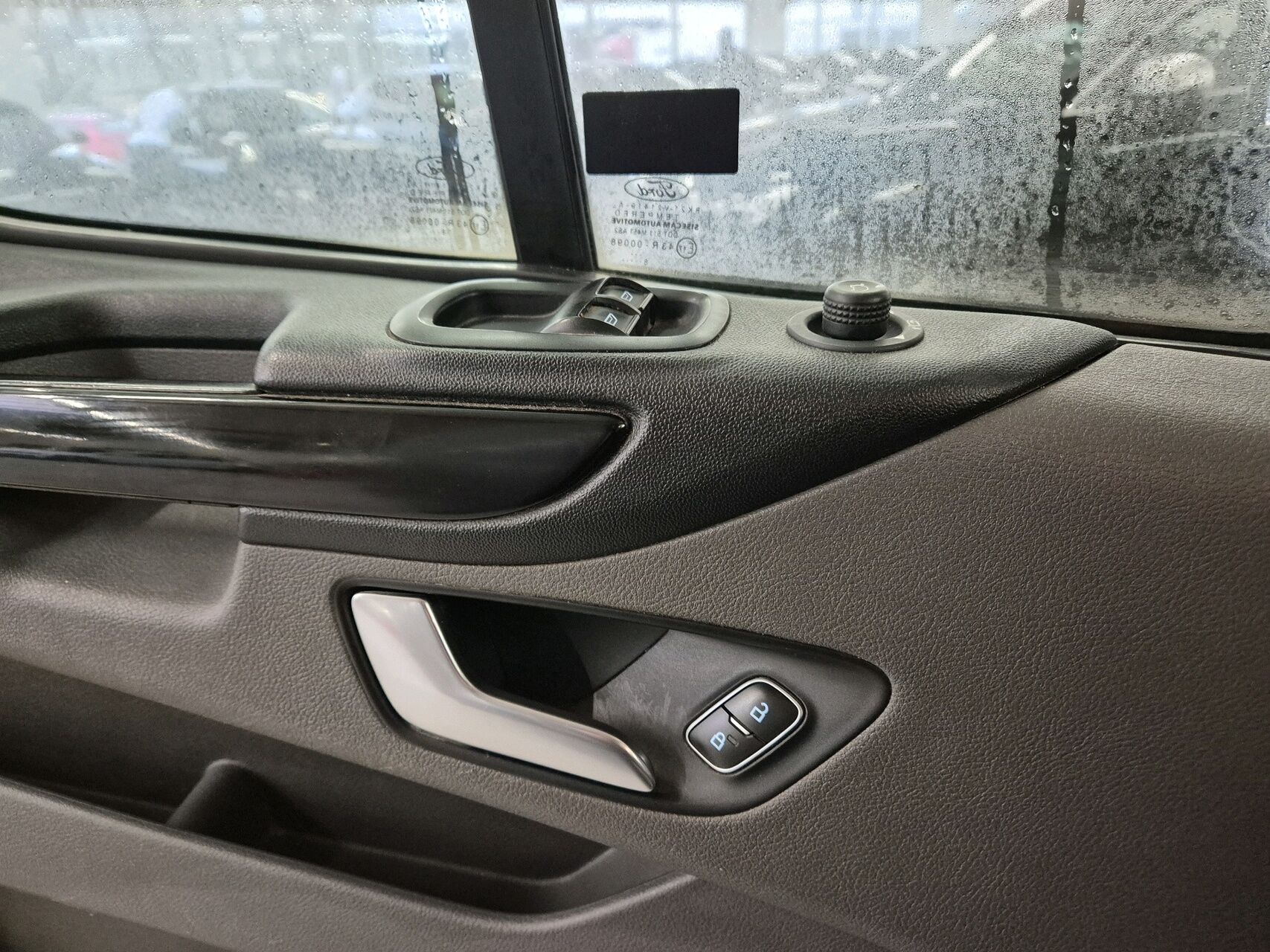 Billede af Ford Transit Custom 300 L2H1 2,0 TDCi Limited 170HK Van 6g Aut.