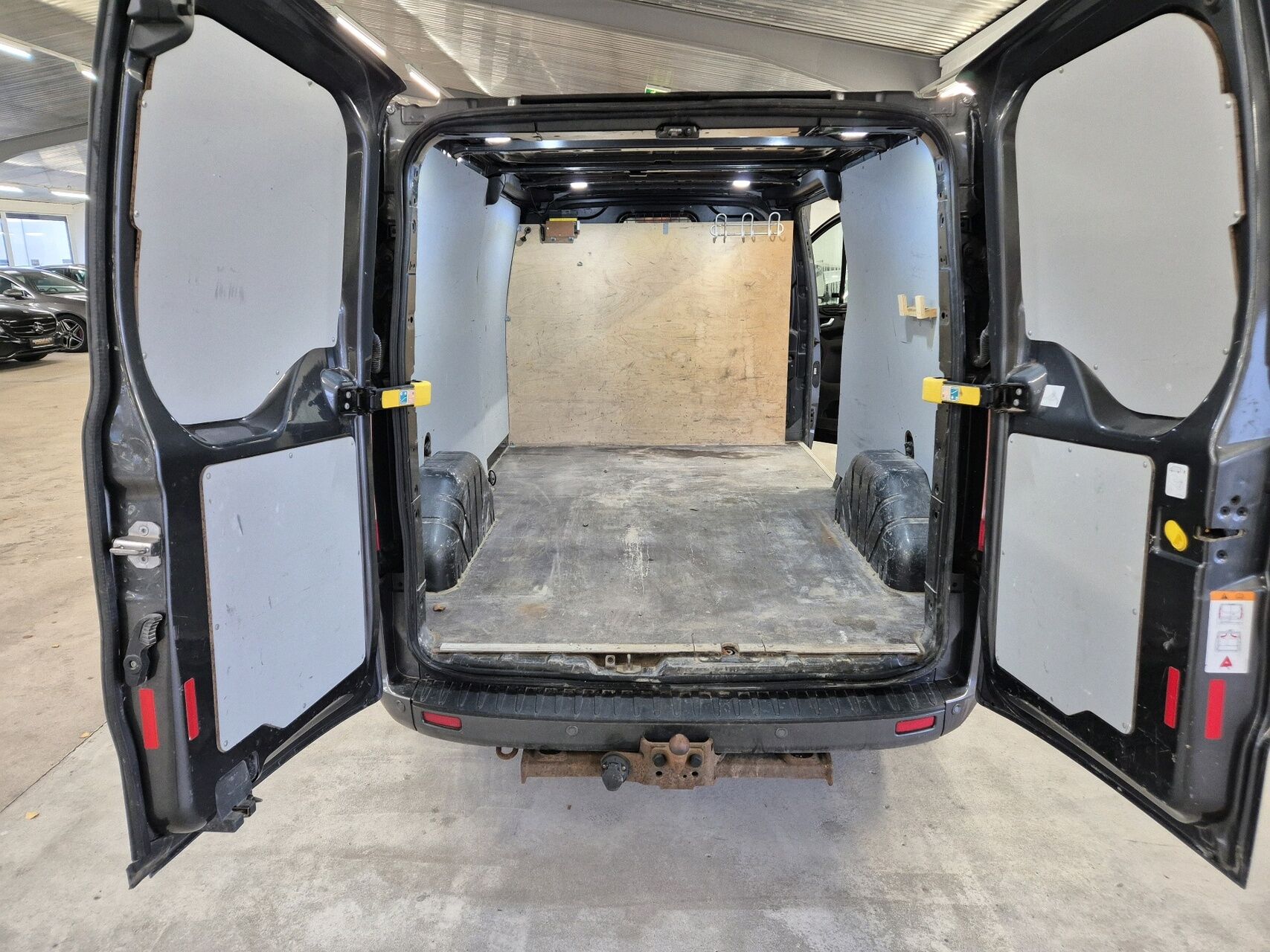 Billede af Ford Transit Custom 300 L2H1 2,0 TDCi Limited 170HK Van 6g Aut.