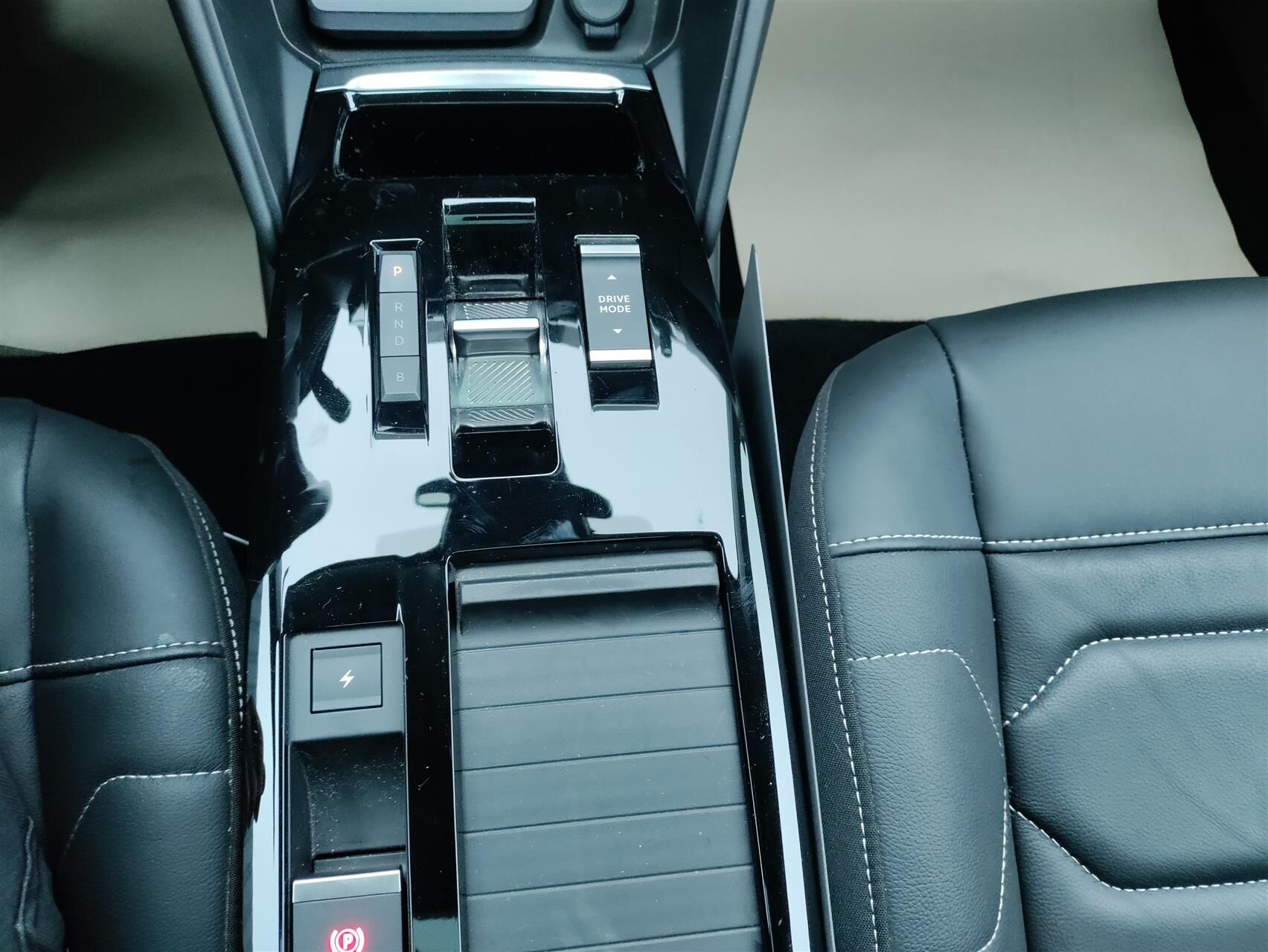 Billede af Citroën e-C4 EL Shine Sport 136HK 5d Aut.