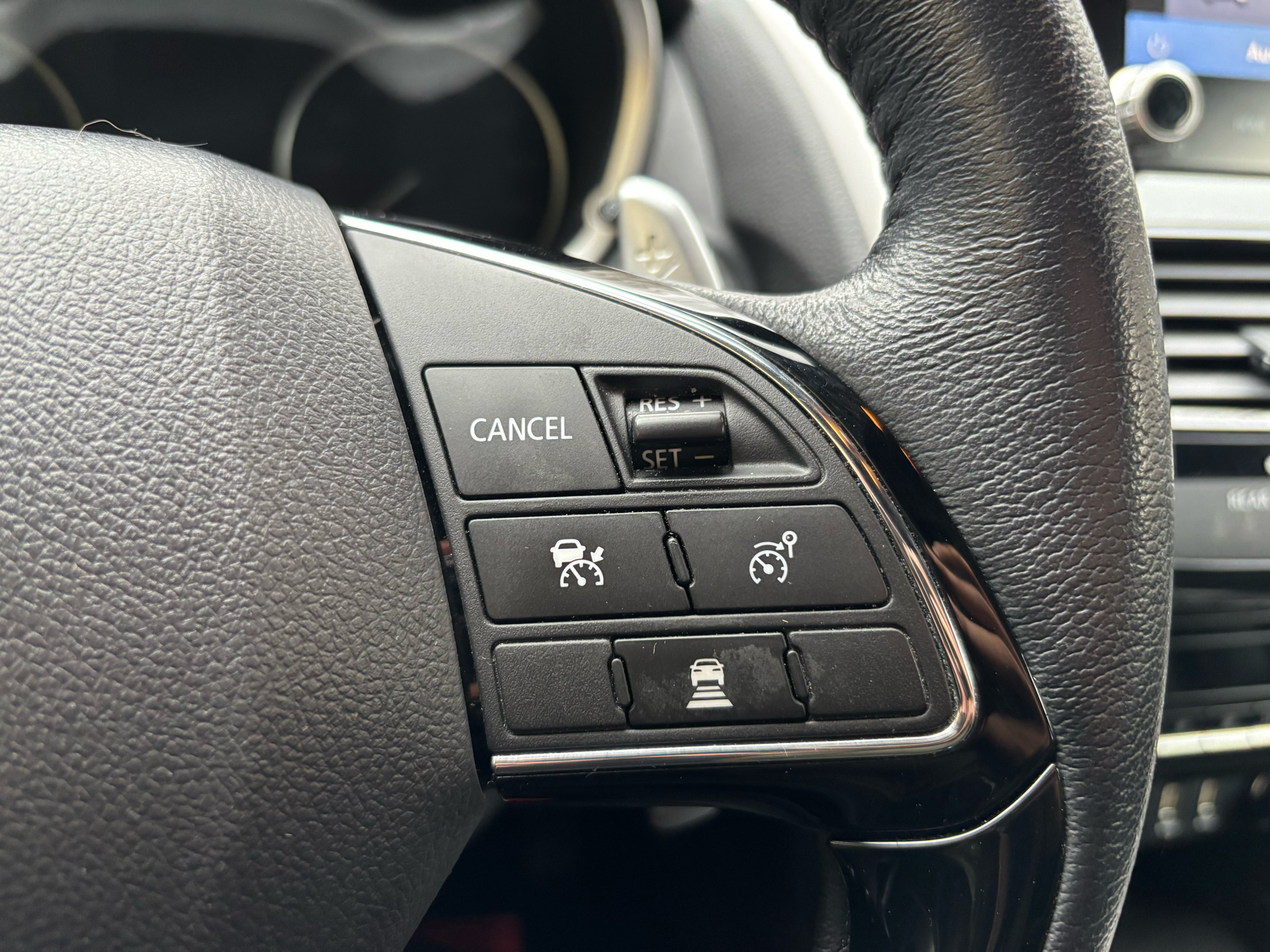 Billede af Mitsubishi Eclipse Cross 2,4 Plugin-hybrid Intense 4WD 188HK 5d Trinl. Gear