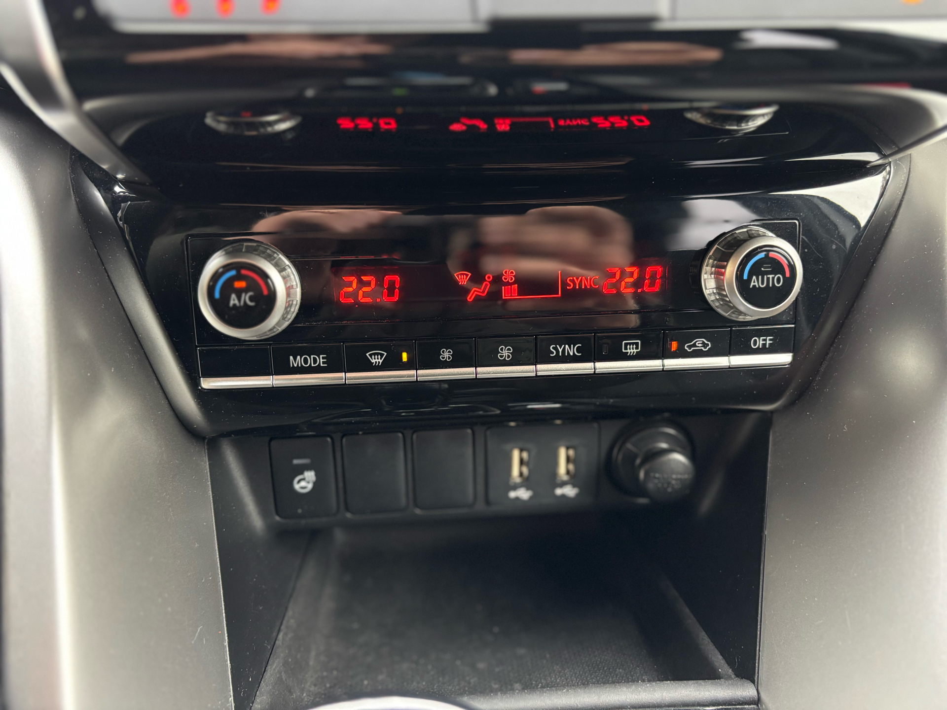 Billede af Mitsubishi Eclipse Cross 2,4 Plugin-hybrid Intense 4WD 188HK 5d Trinl. Gear